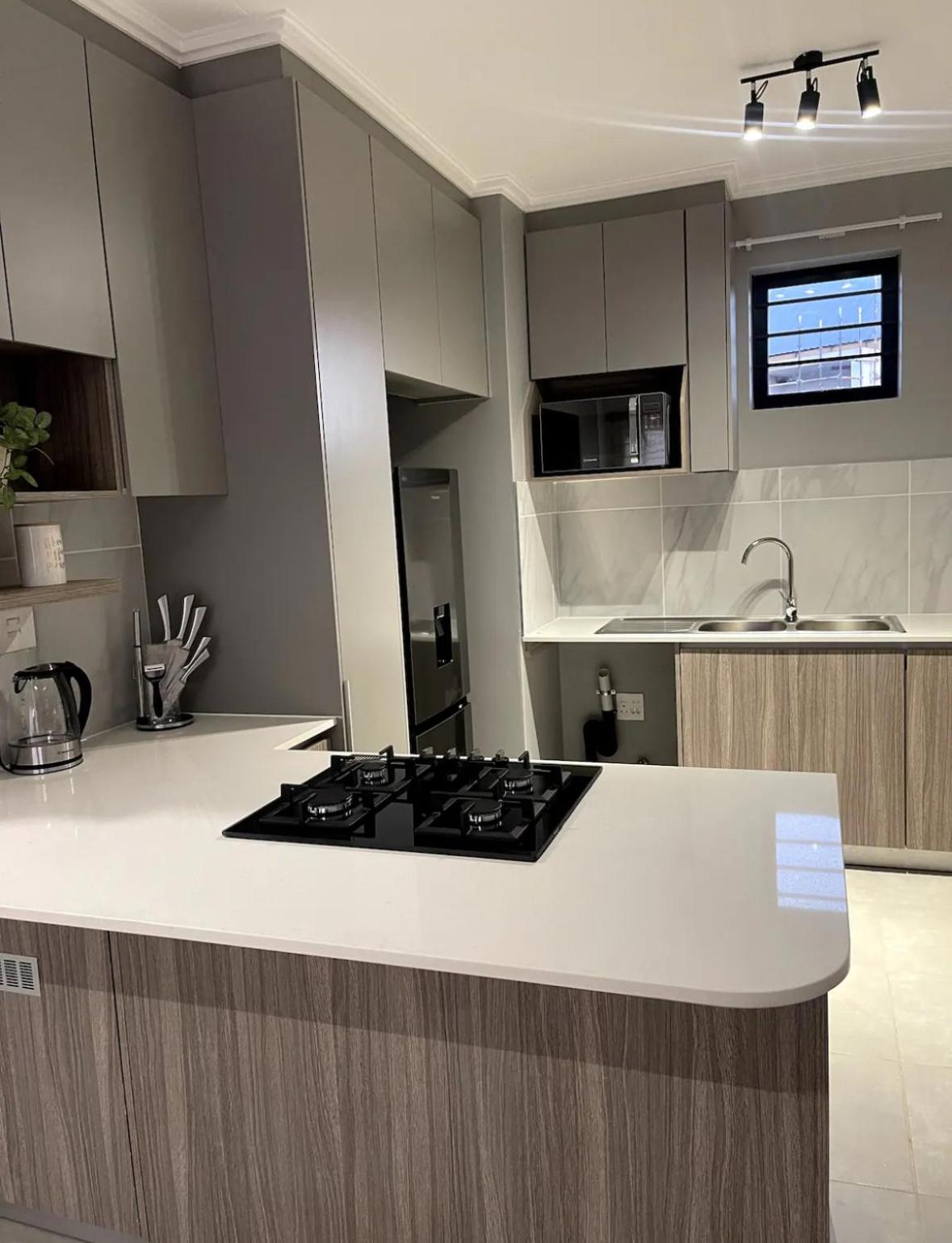1 bedroom apartment Waterfall Midrand view 3