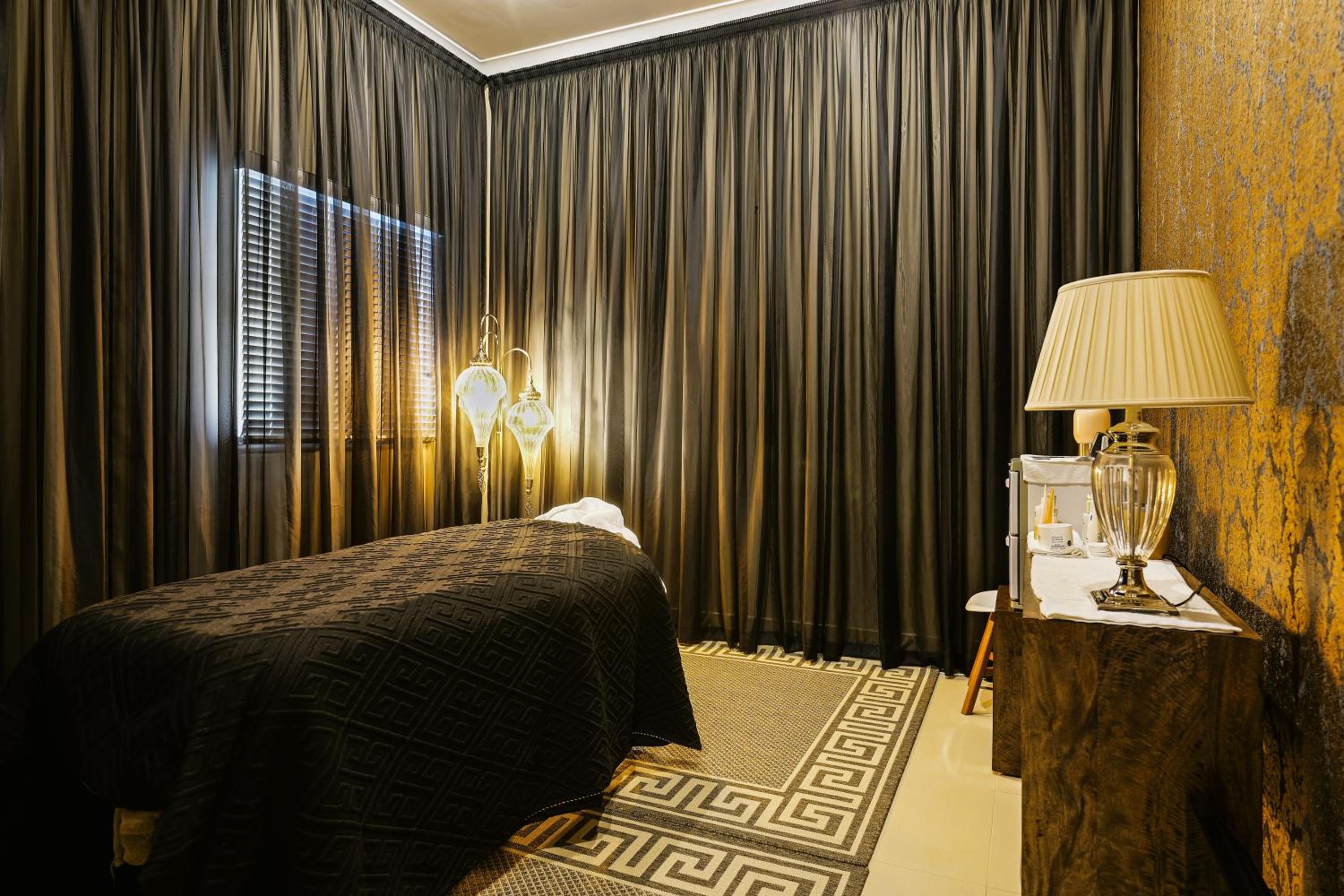 Kerami Manor & Day Spa