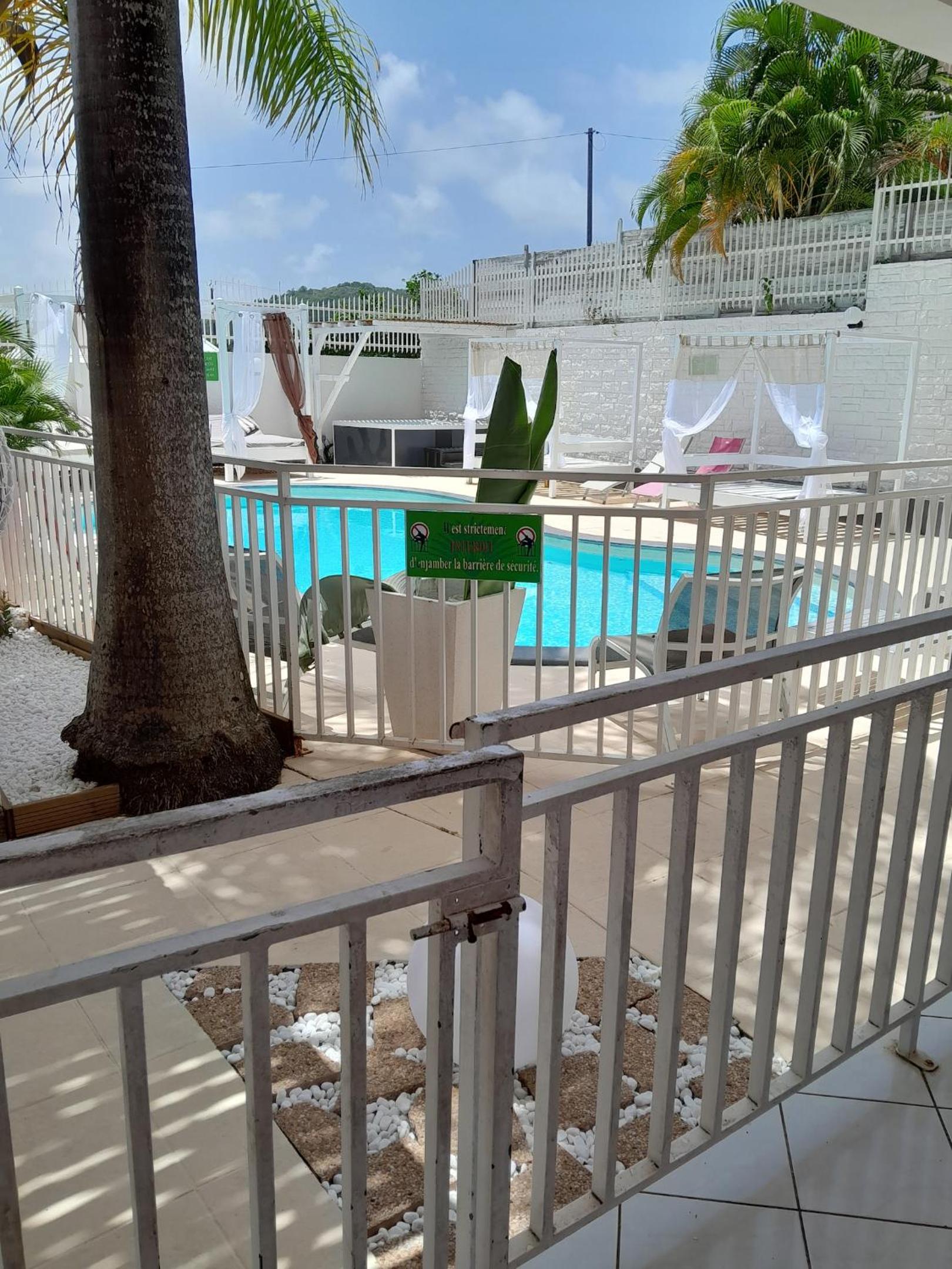 Appartement accueillant à Sainte-Anne – 60 m² avec piscine view 3