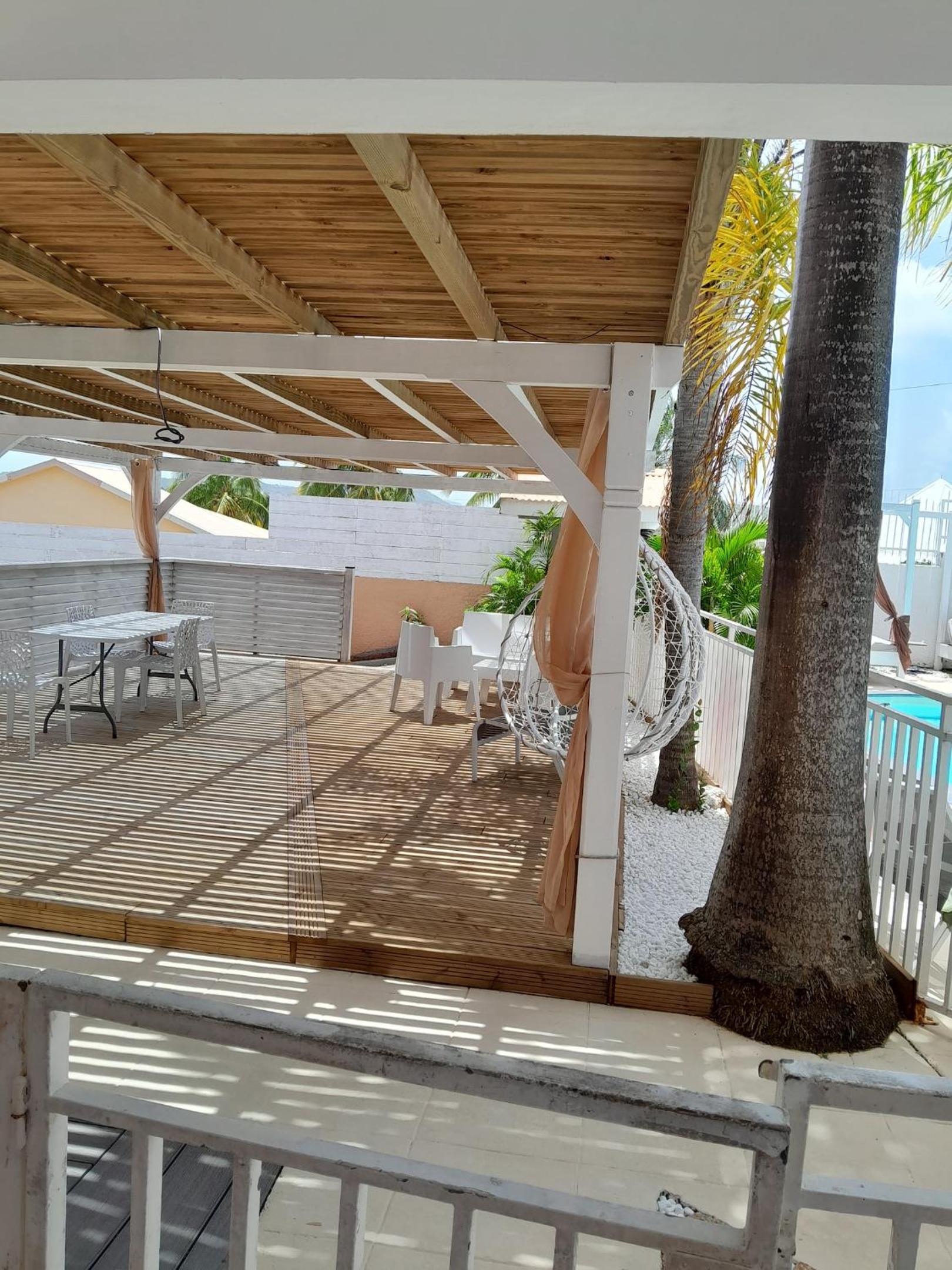 Appartement accueillant à Sainte-Anne – 60 m² avec piscine view 4