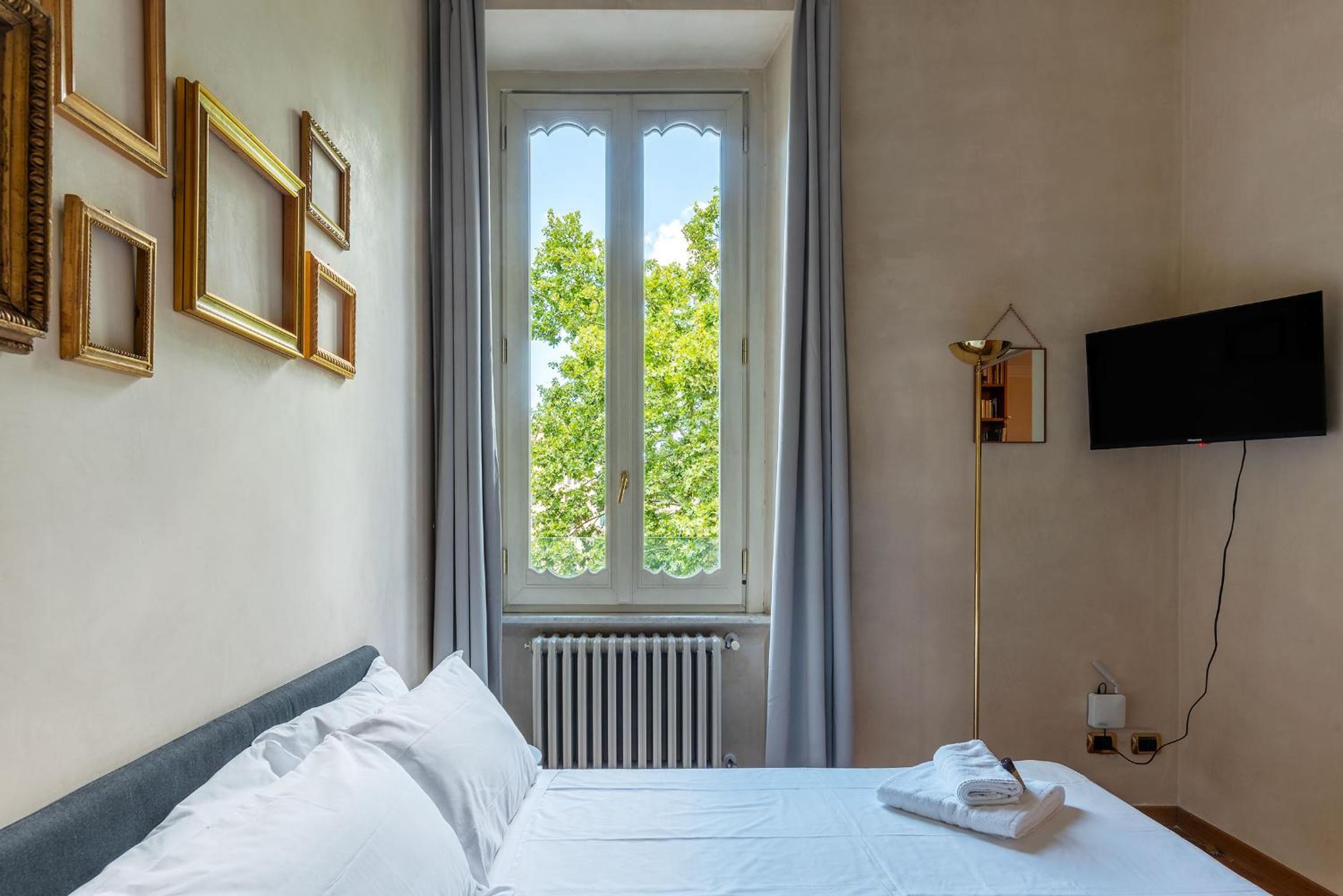 JOIVY Window on the Tevere