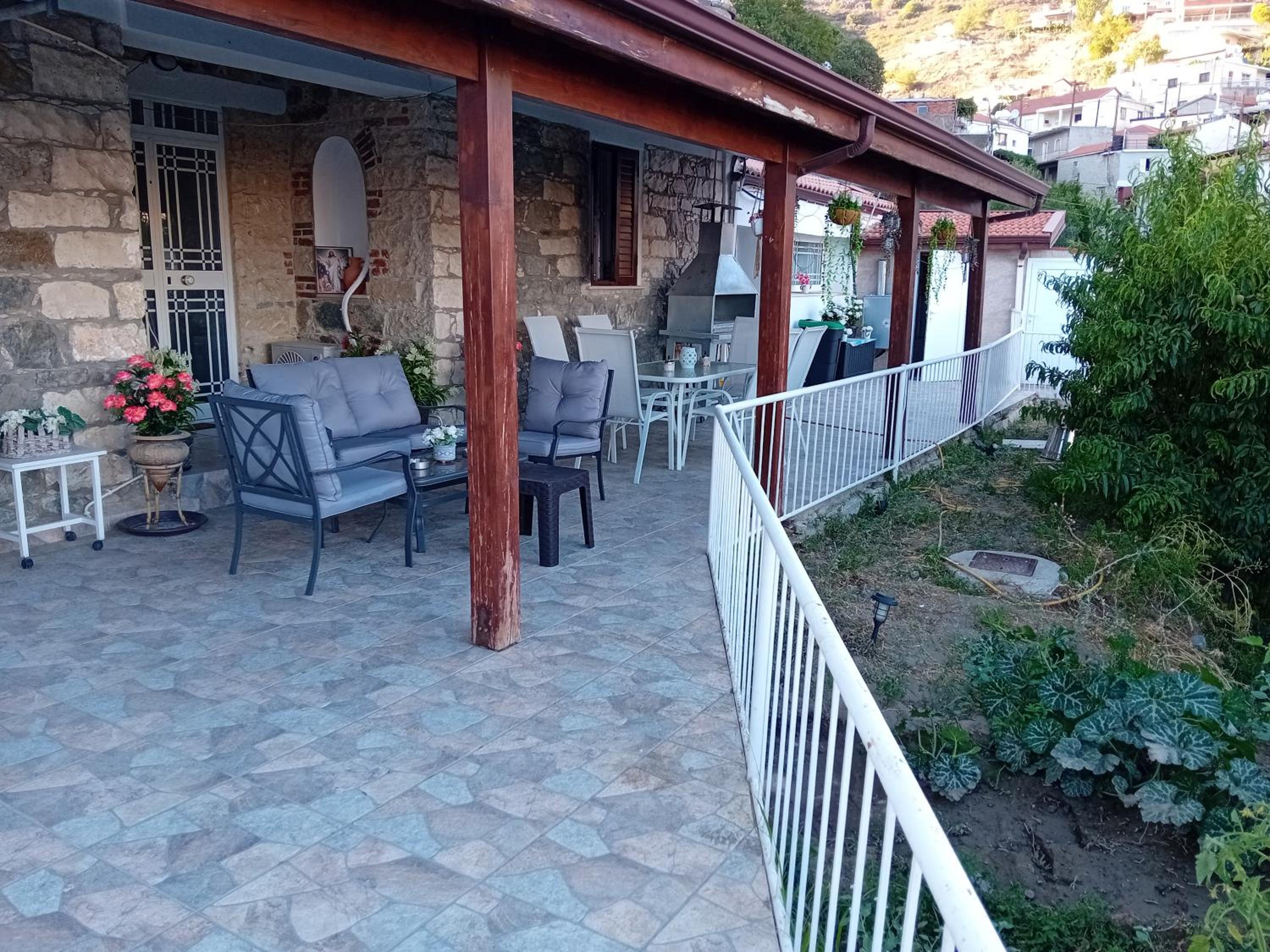 Traditional house in pelendri