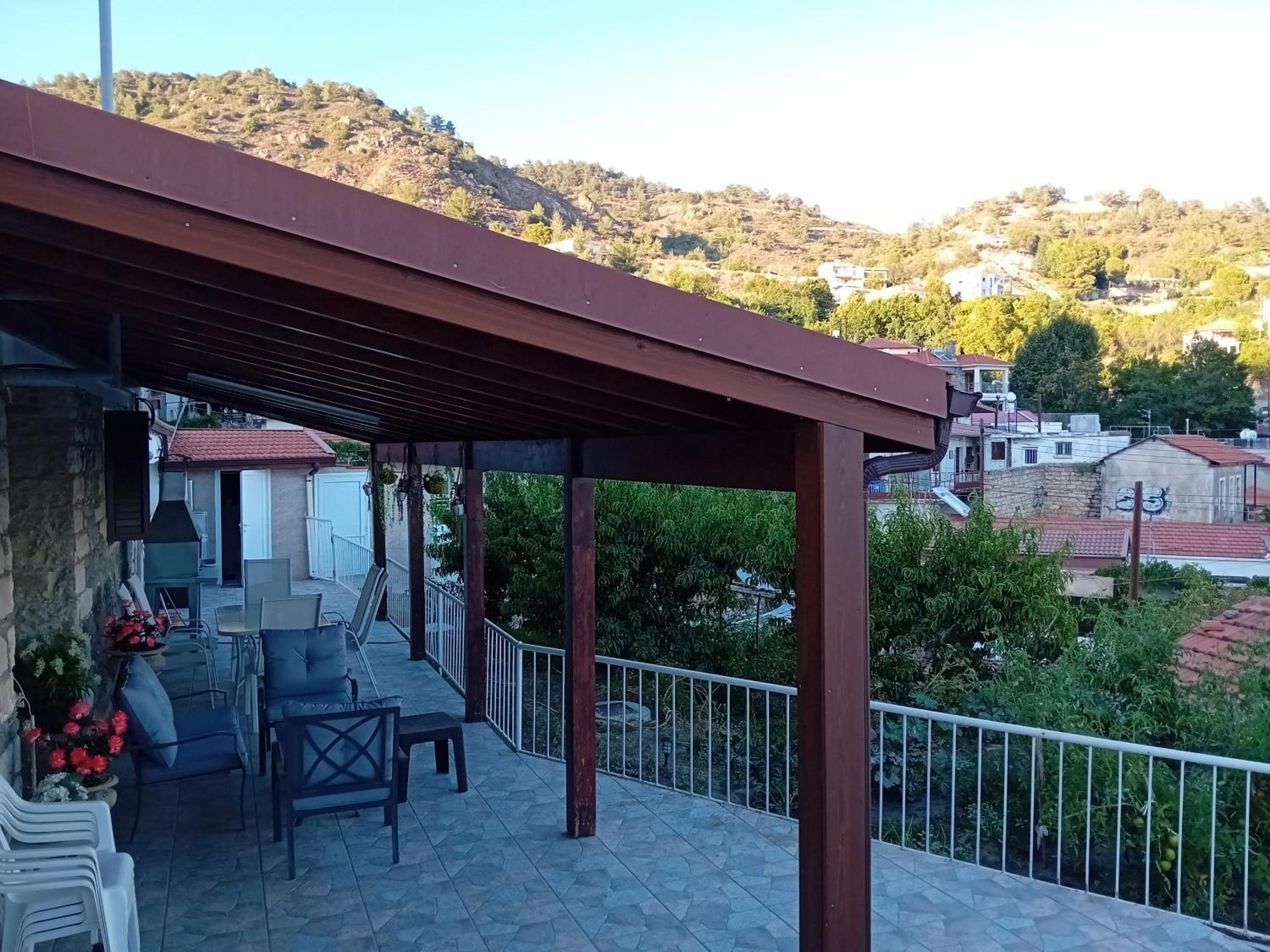 Traditional house in pelendri