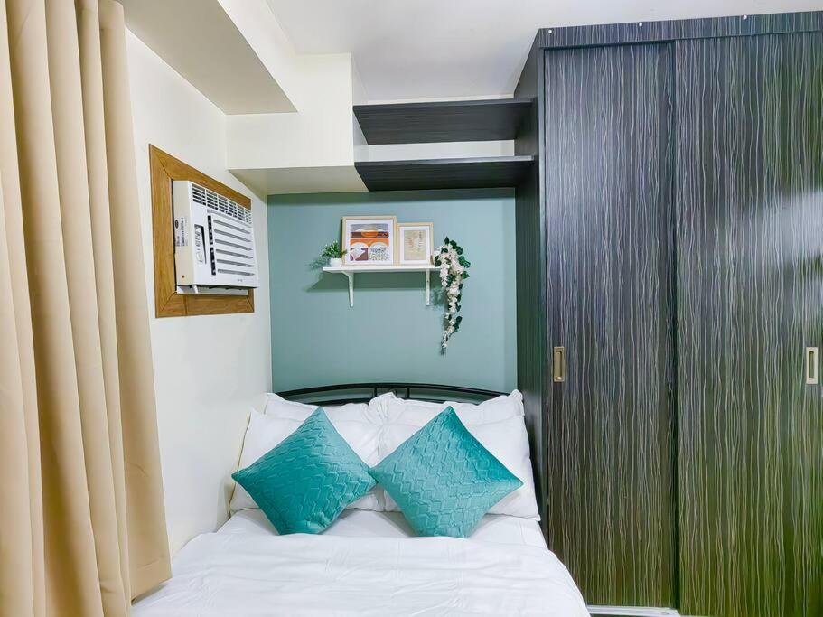 1BR Condotel Ridgewood Towers Taguig City #RW06 view 2