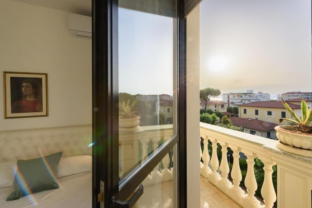 Royal Sea View Private Parking