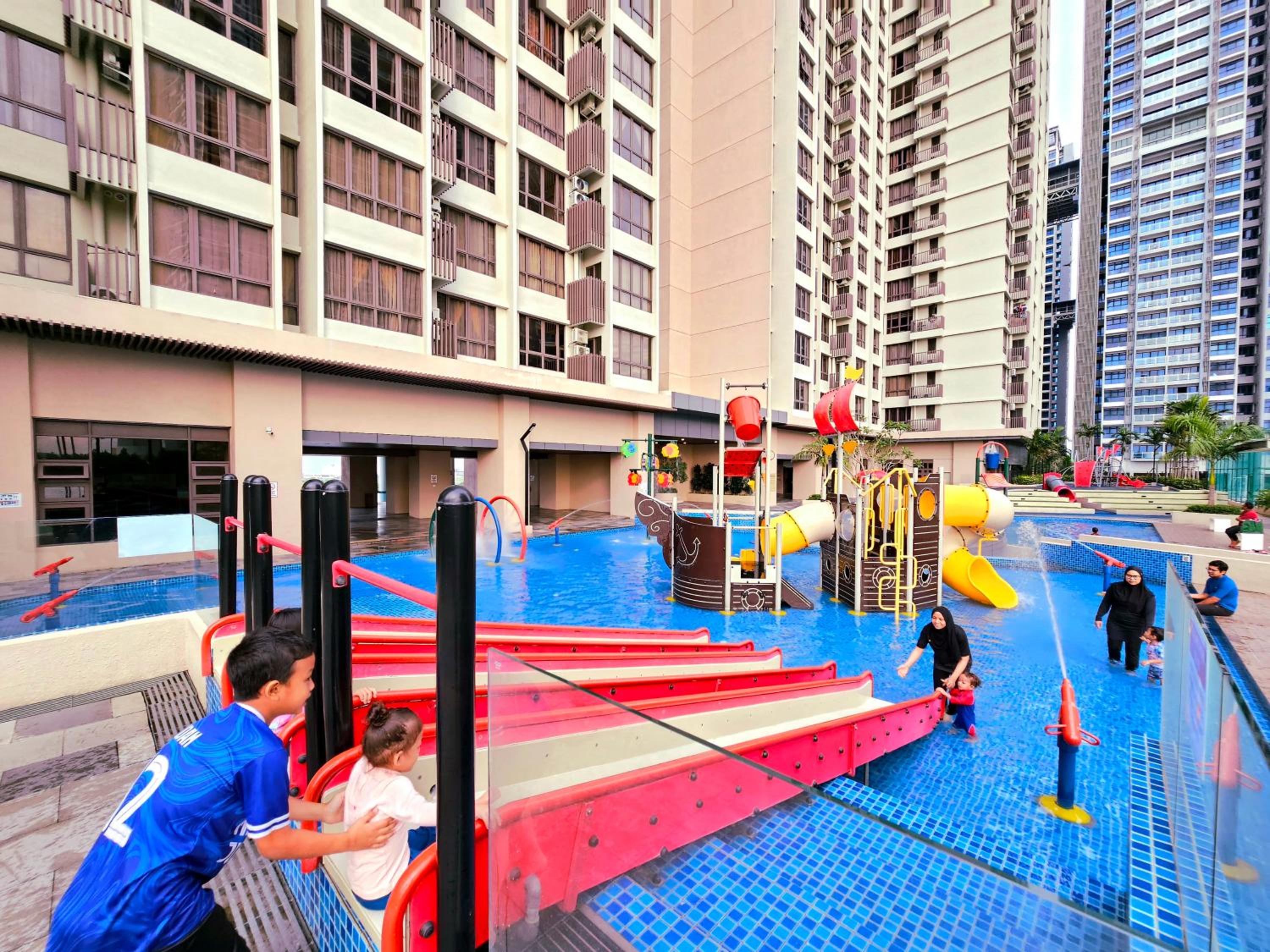 Bali Residence Waterpark Executive Suites Melaka By GGM photo 2