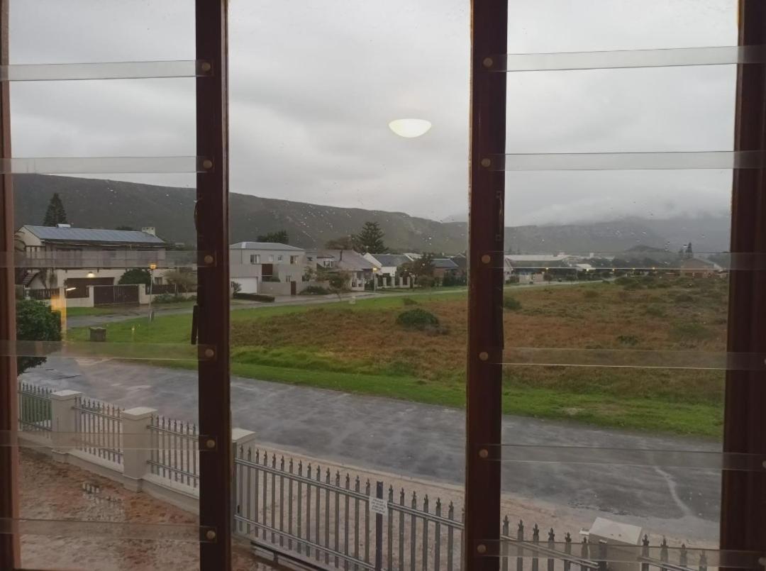 Hermanus AT HOME