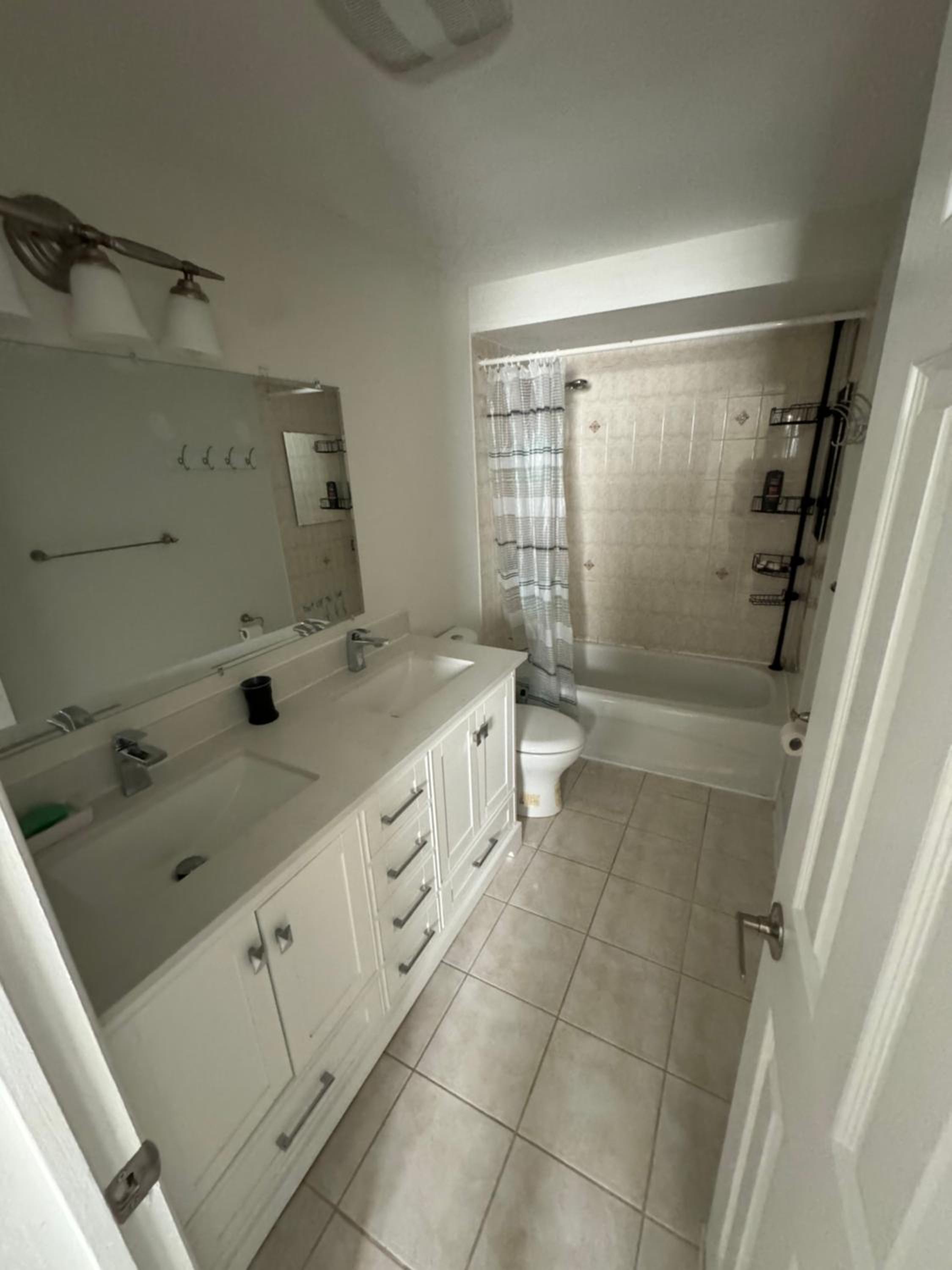 Fully Renovated Boutique-Style 3-Bedroom 2 Story