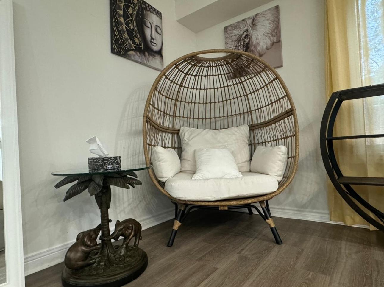 Fully Renovated Boutique-Style 3-Bedroom 2 Story