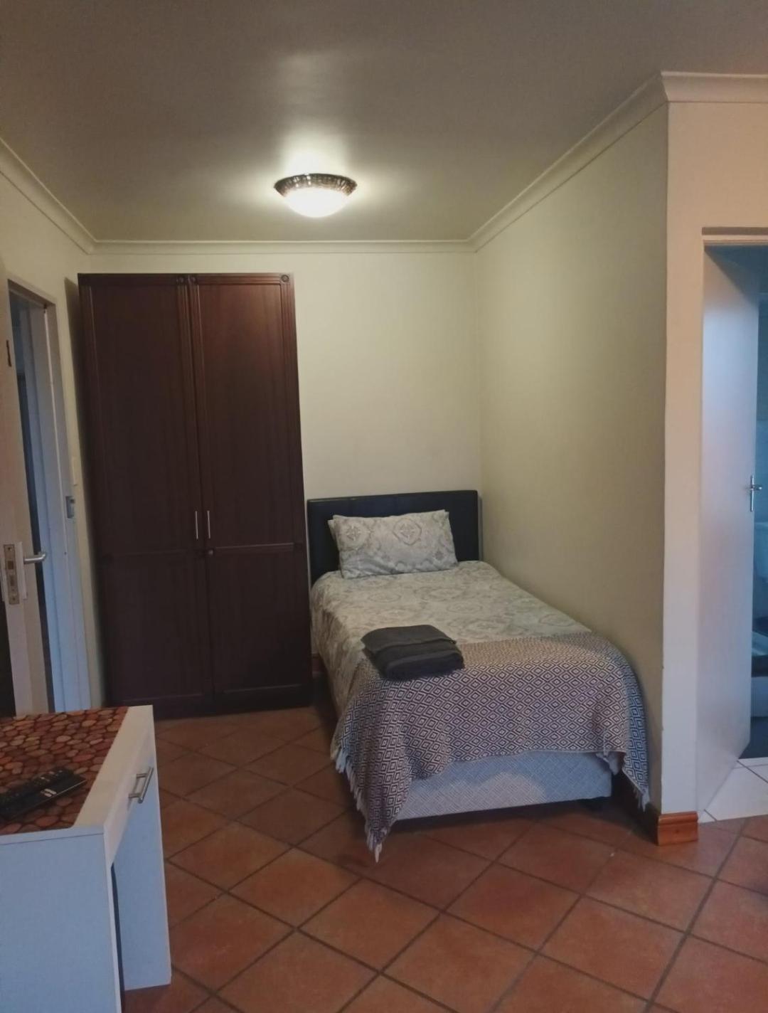 Hermanus AT HOME