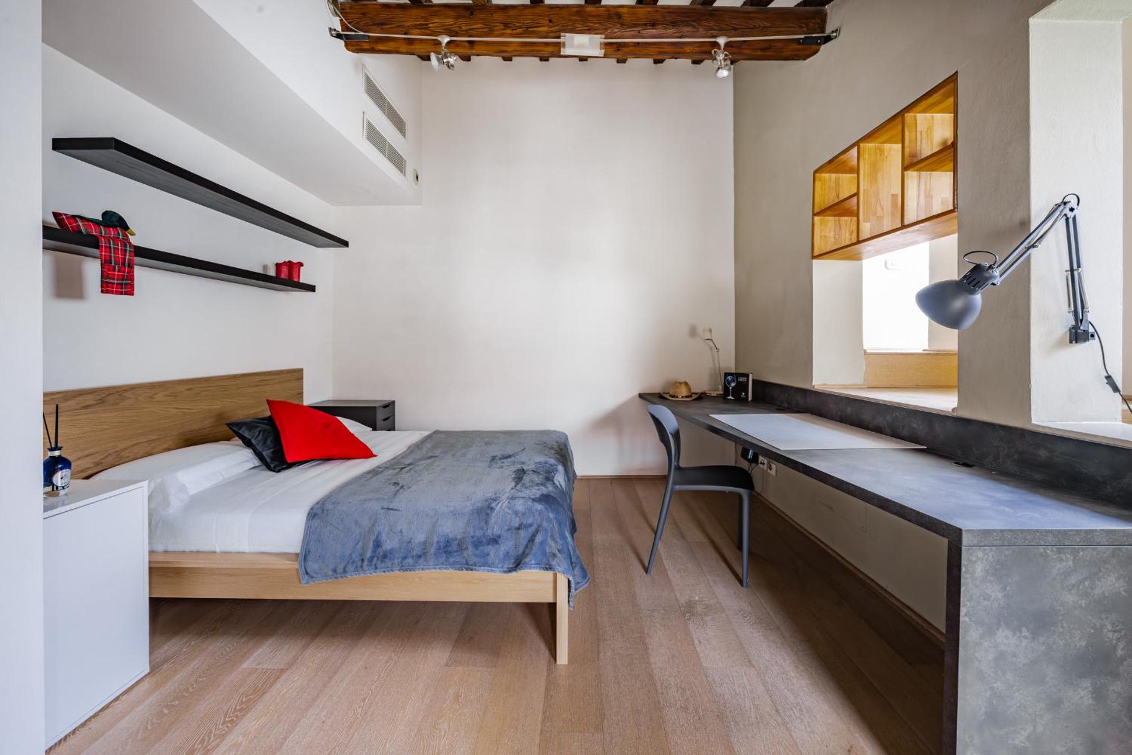 Quiet Designer Flat with Private Rooftop Terrace