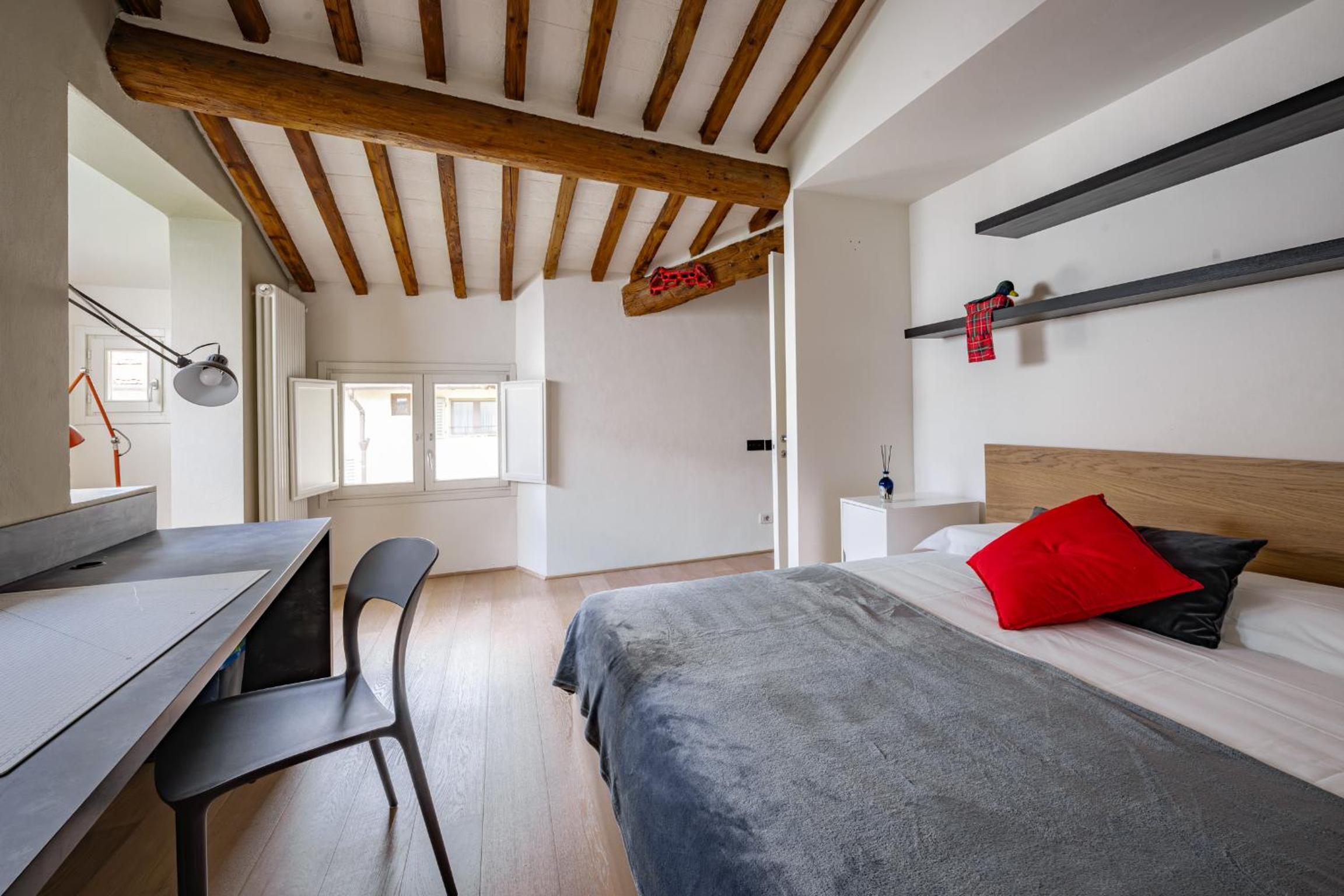Quiet Designer Flat with Private Rooftop Terrace