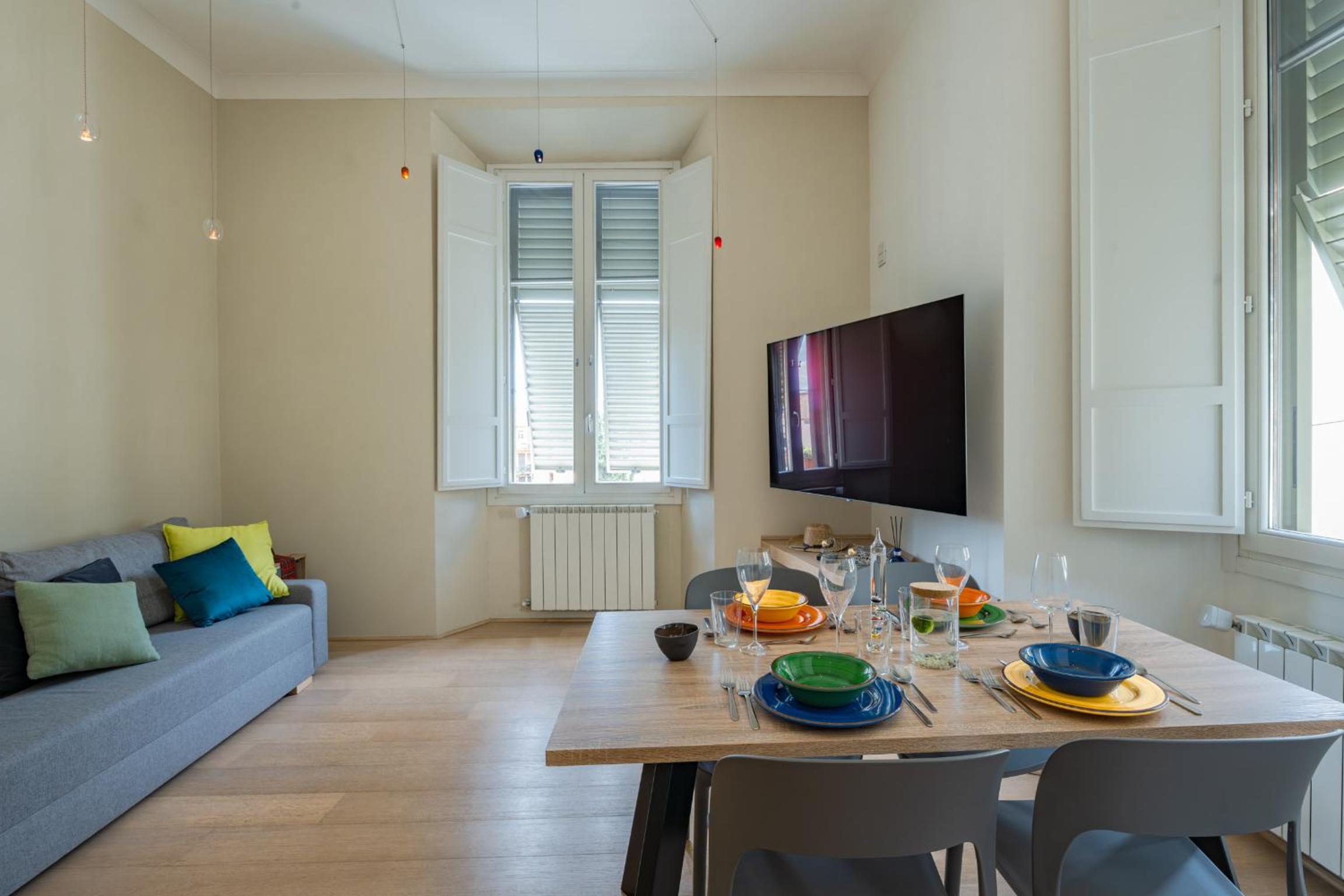 Quiet Designer Flat with Private Rooftop Terrace