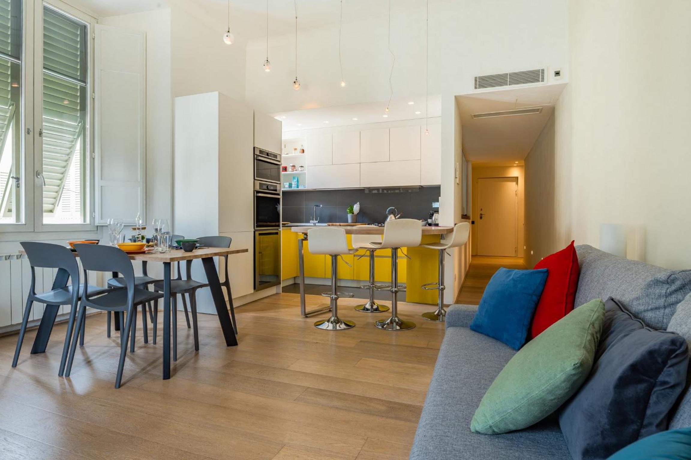 Quiet Designer Flat with Private Rooftop Terrace