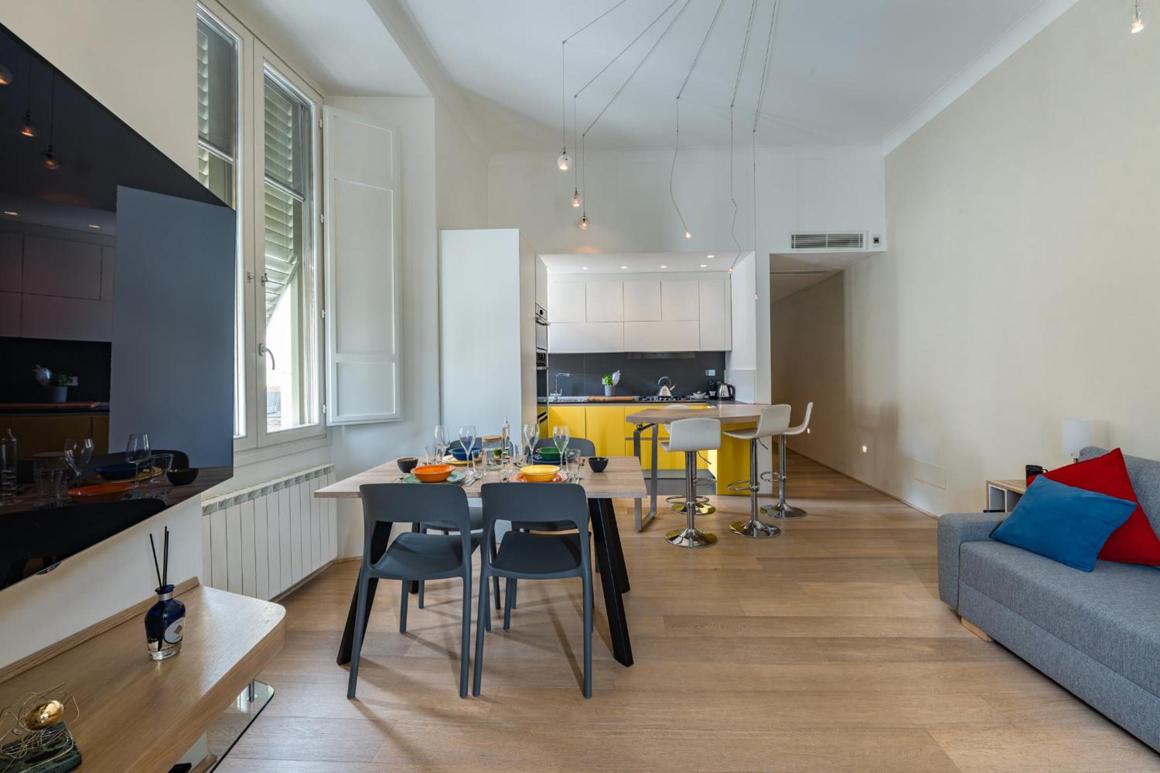 Quiet Designer Flat with Private Rooftop Terrace