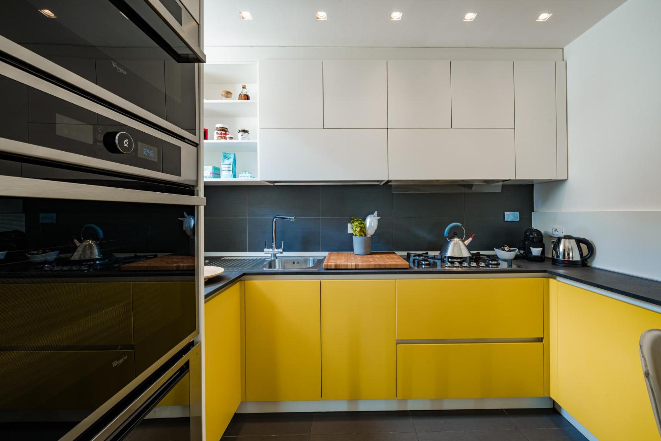Quiet Designer Flat with Private Rooftop Terrace