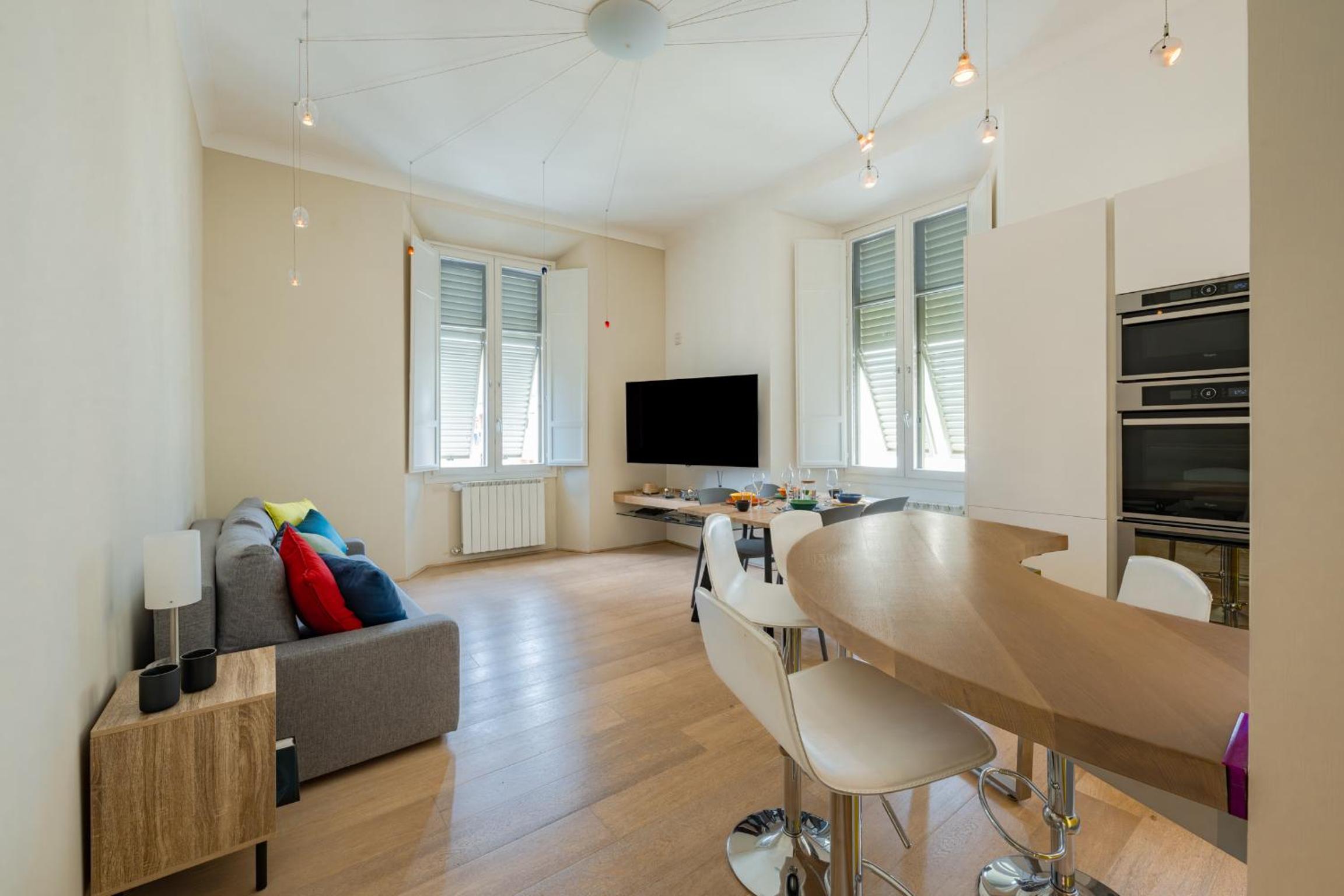 Quiet Designer Flat with Private Rooftop Terrace
