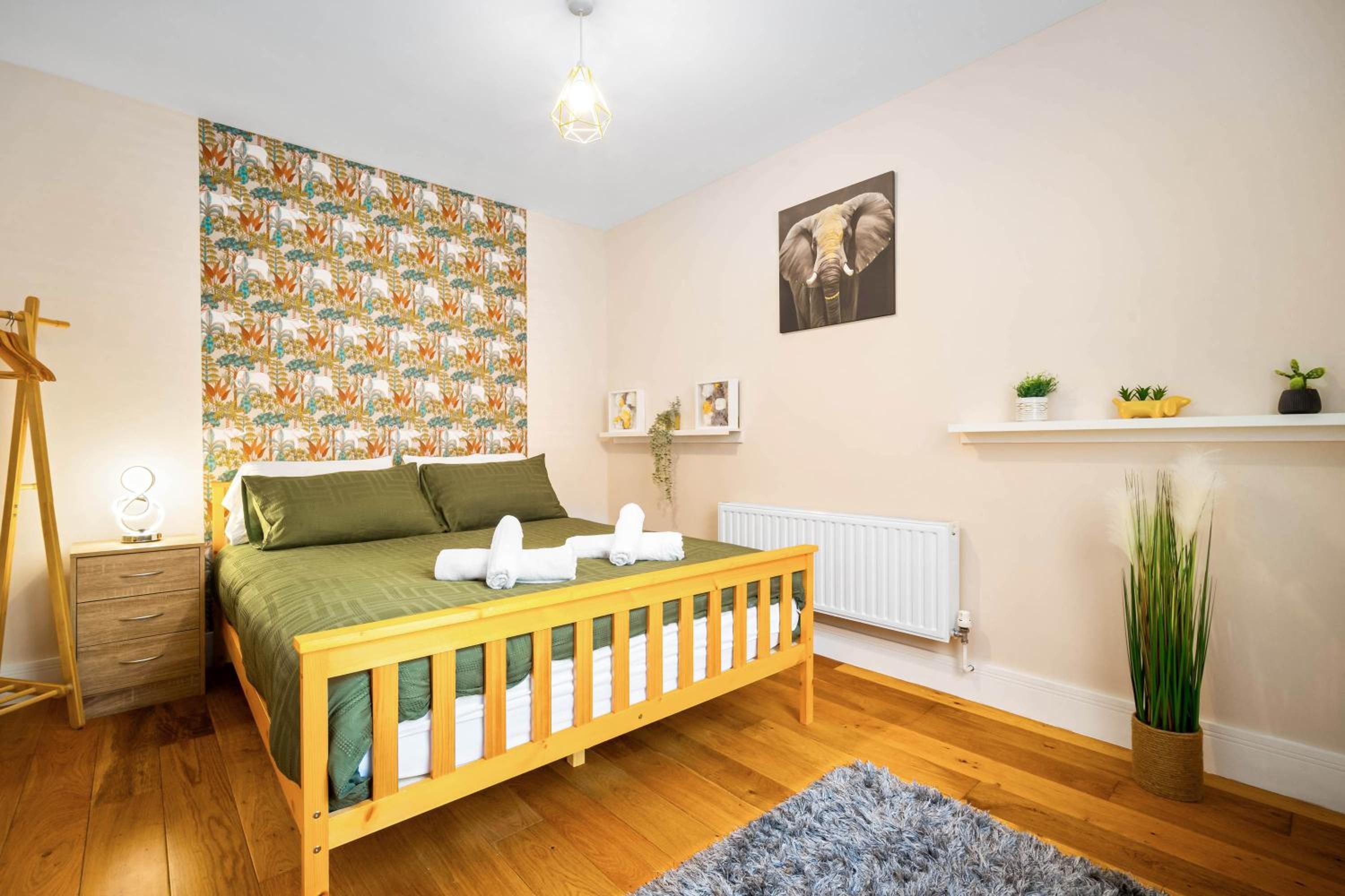 Down To Earth 1 Bedroom Apartment Jewellery Quarter Birmingham - Free Parking view 3