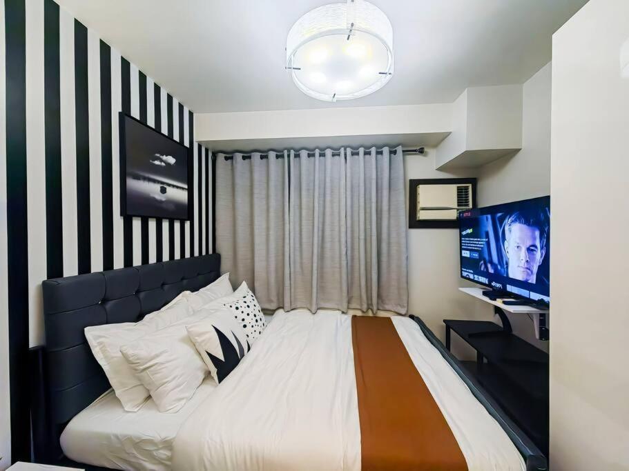 Citispace 1BR Condotel Suite at Ridgewood Towers Near BGC Airport #RW07A
