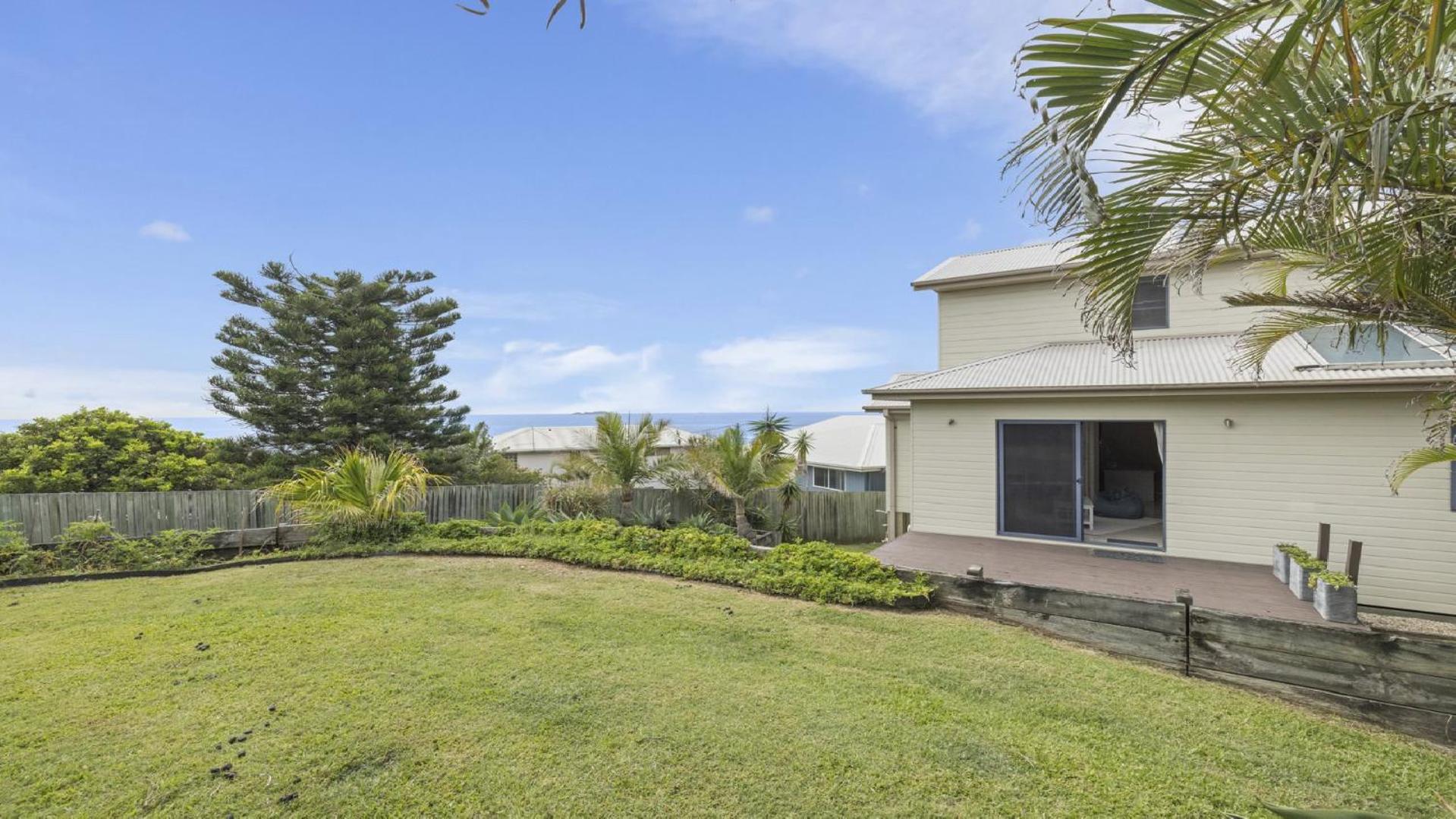 Lighthouse at Emerald Beach - Ocean Views, walk to beach