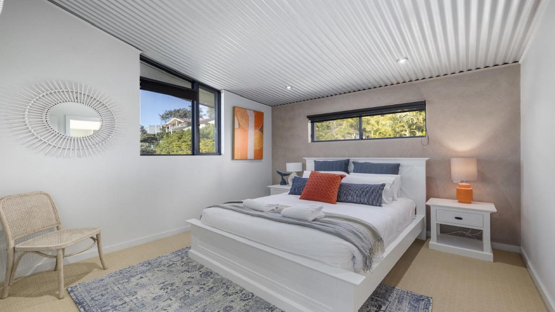Lumière - Large Modern Family Home, Pool, Beach