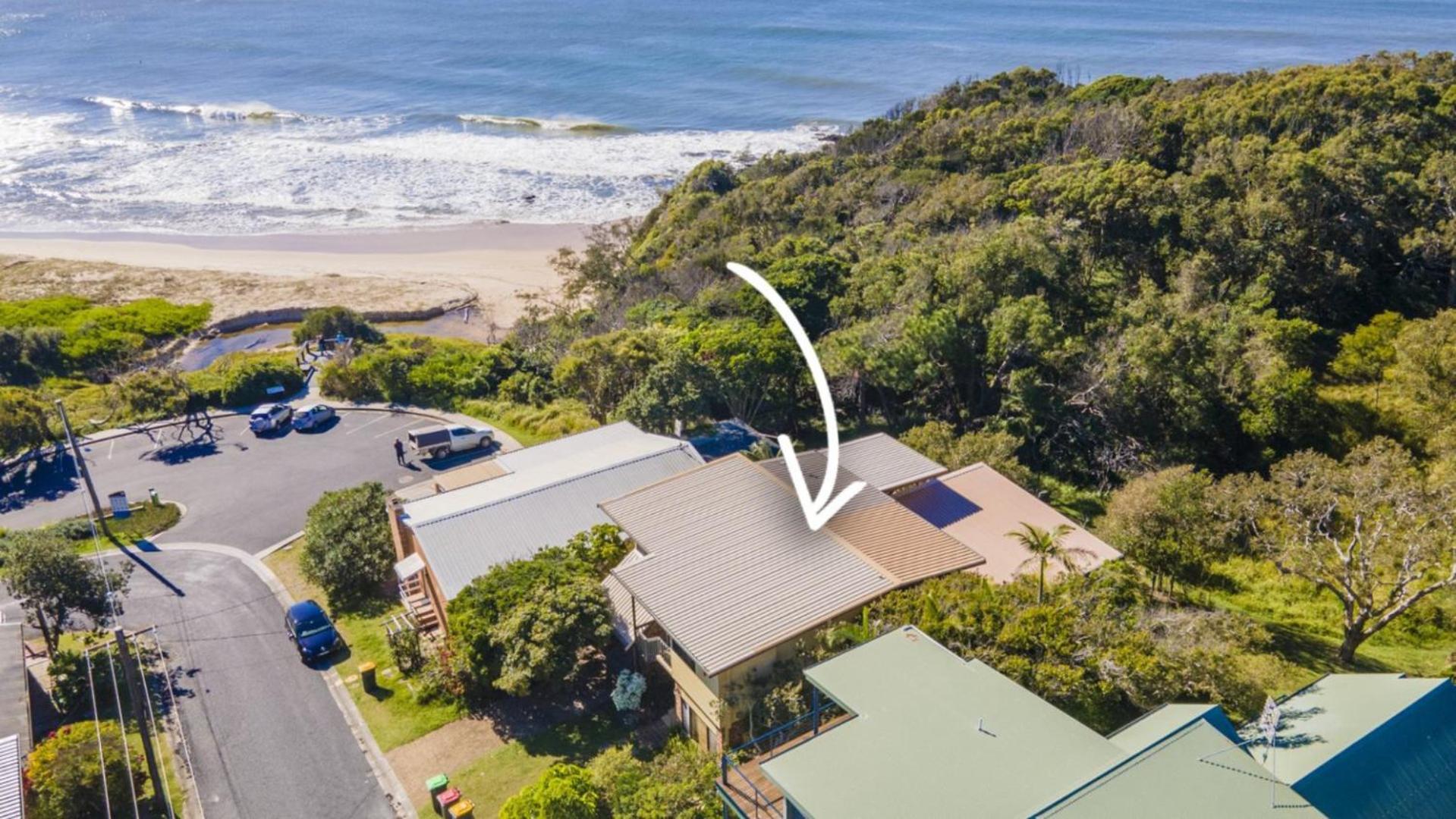 The Cowrie House - Ocean Views, Village, Surf