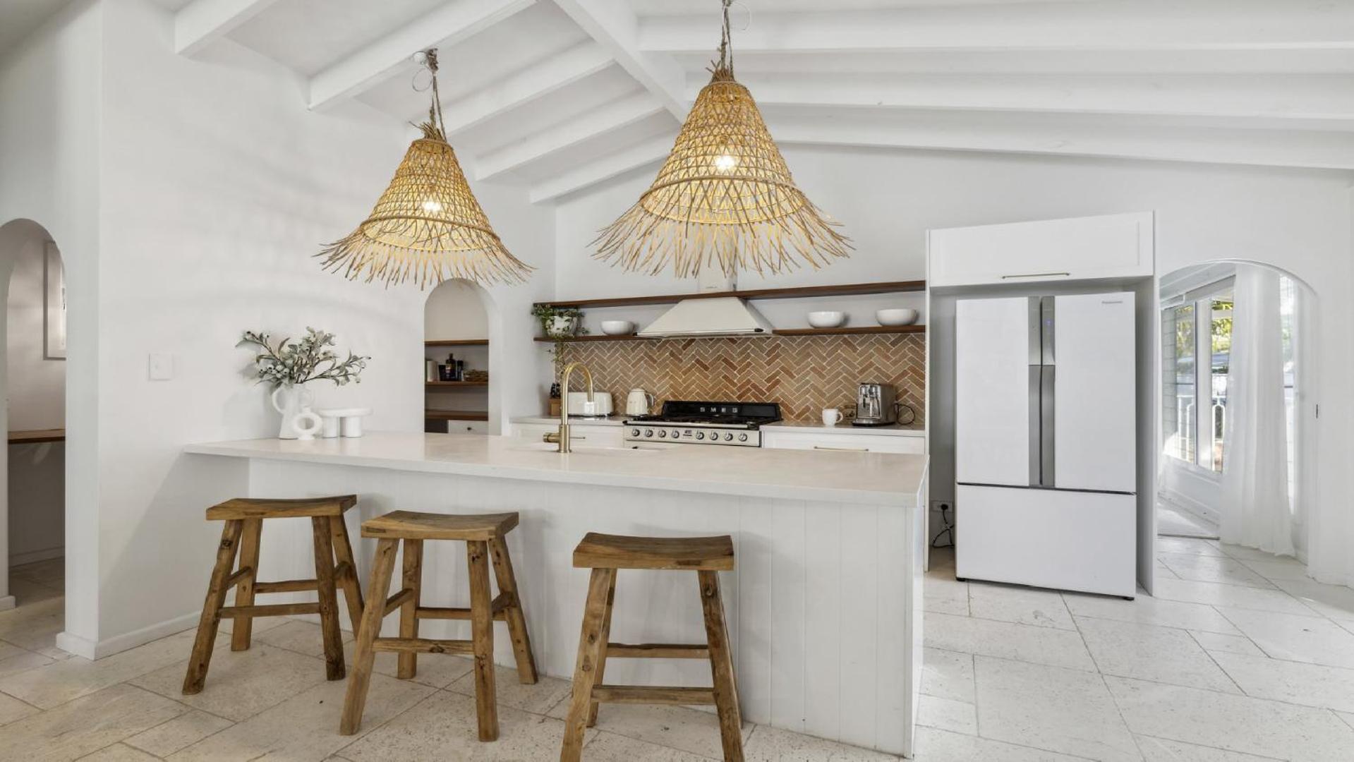 Sojourn - Pool Oasis, Designer Home, opp Beach