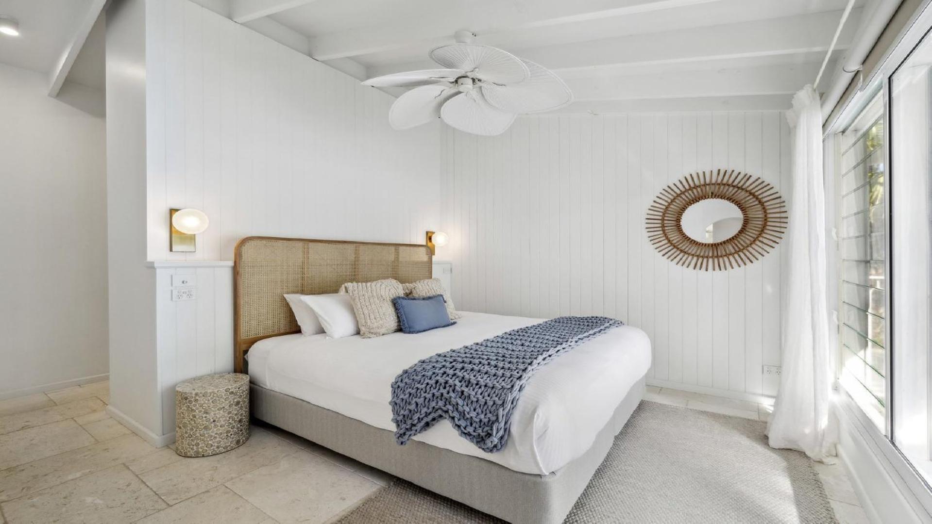 Sojourn - Pool Oasis, Designer Home, opp Beach