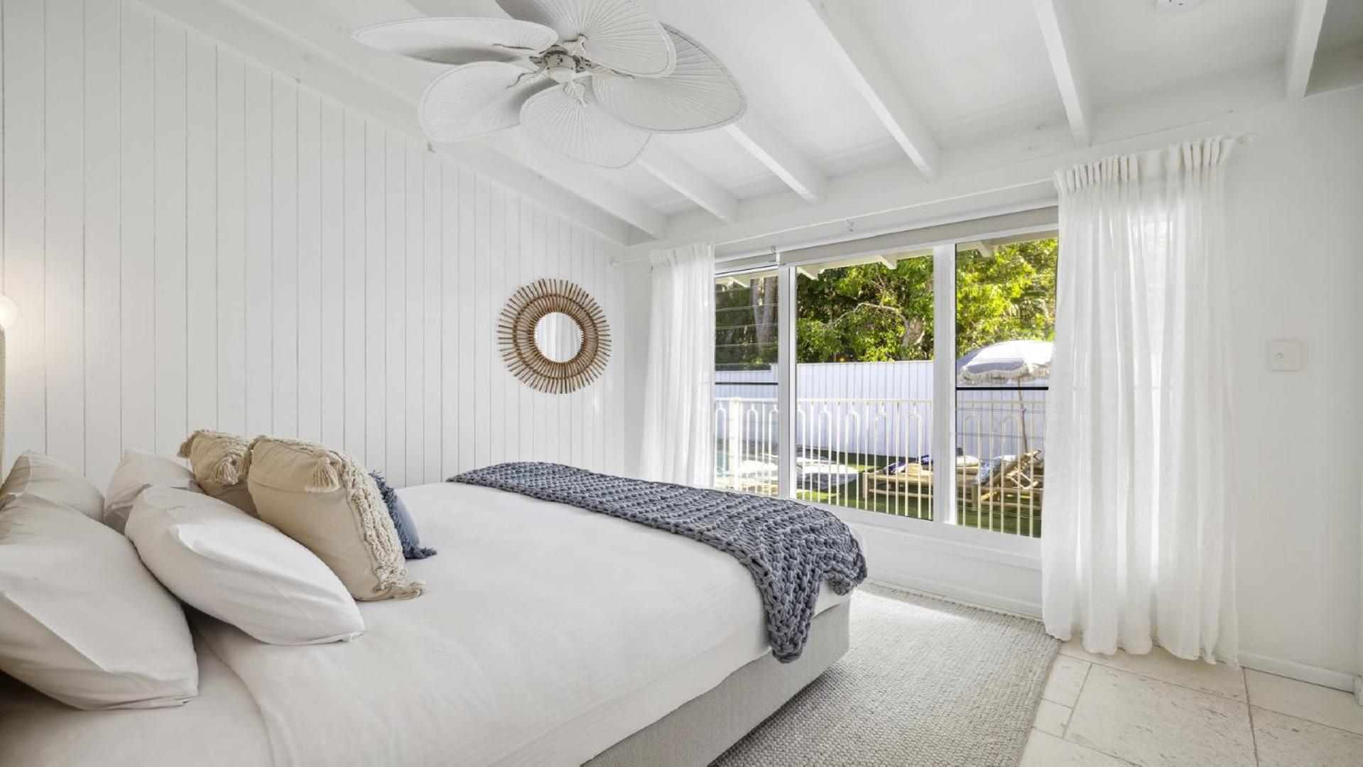 Sojourn - Pool Oasis, Designer Home, opp Beach