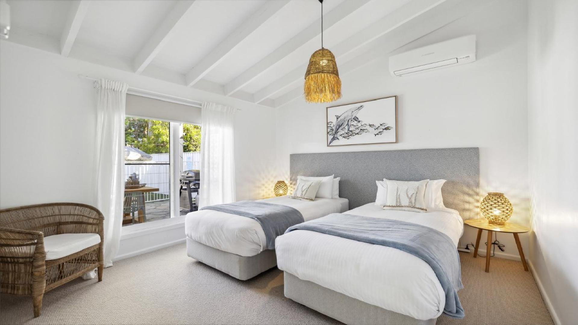 Sojourn - Pool Oasis, Designer Home, opp Beach