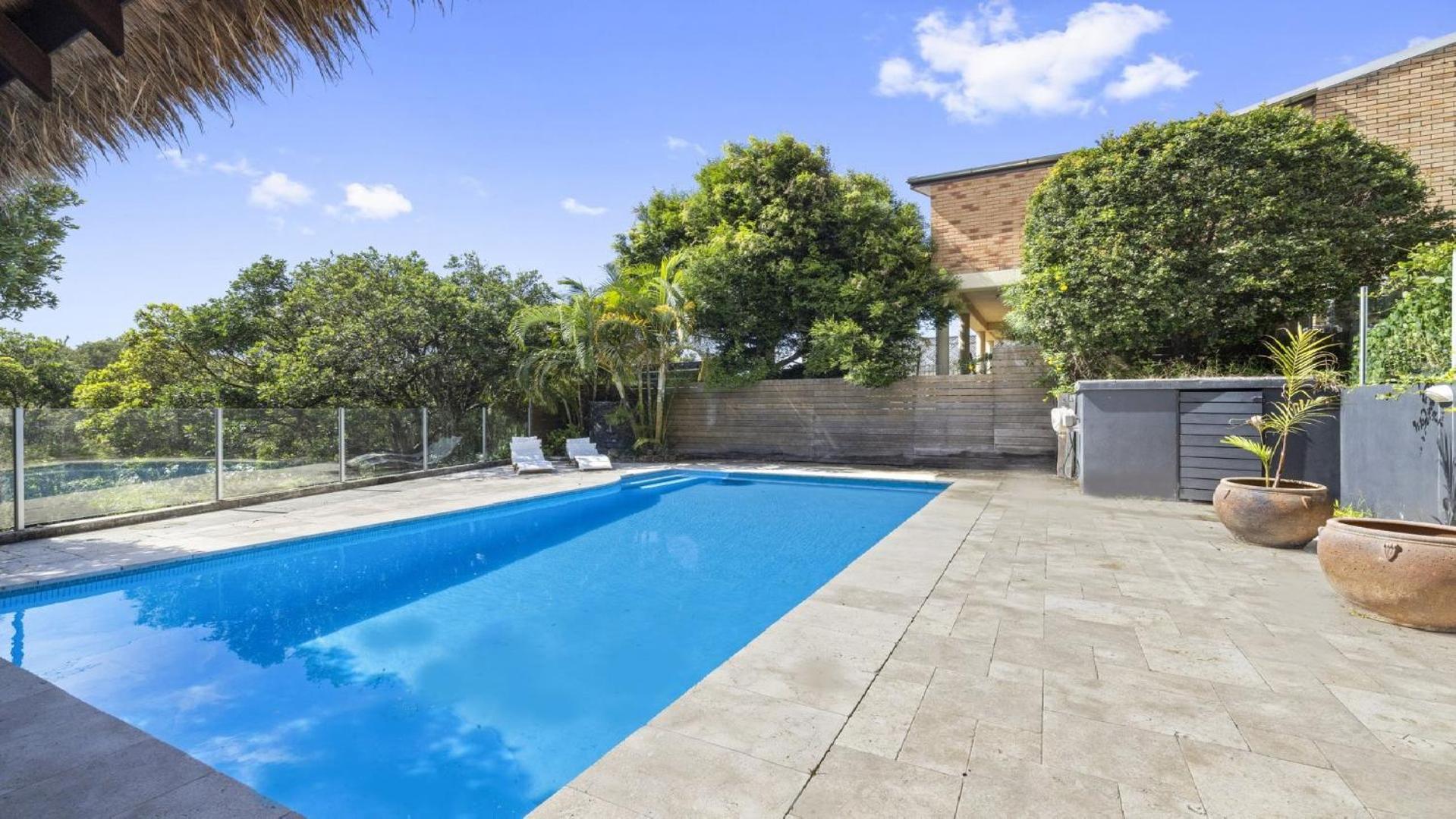 Northern Exposure - Pool, Path to Beach, Sleeps 10