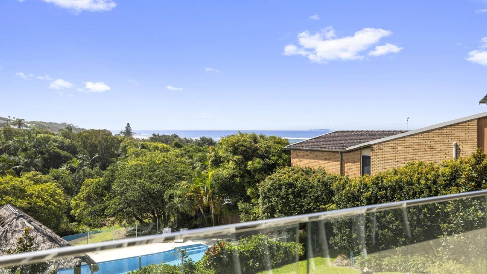 Northern Exposure - Pool, Path to Beach, Sleeps 10