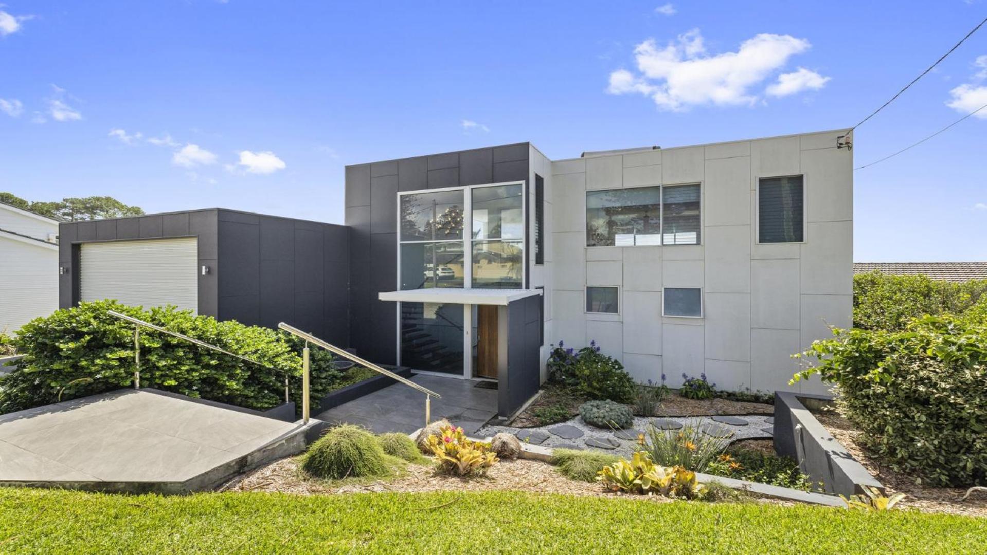 Northern Exposure - Pool, Path to Beach, Sleeps 10