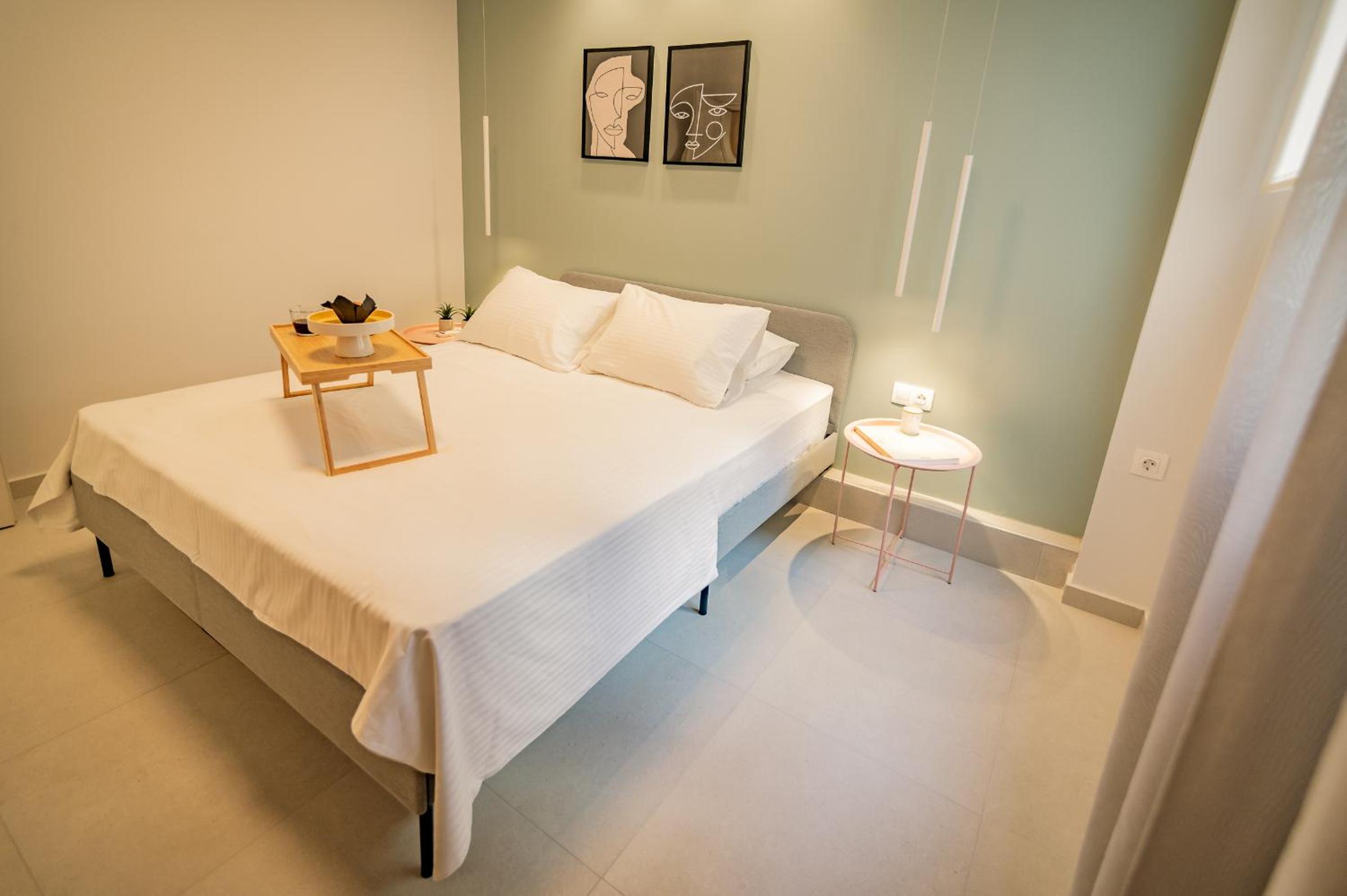 Urban Luxury Suites view 4