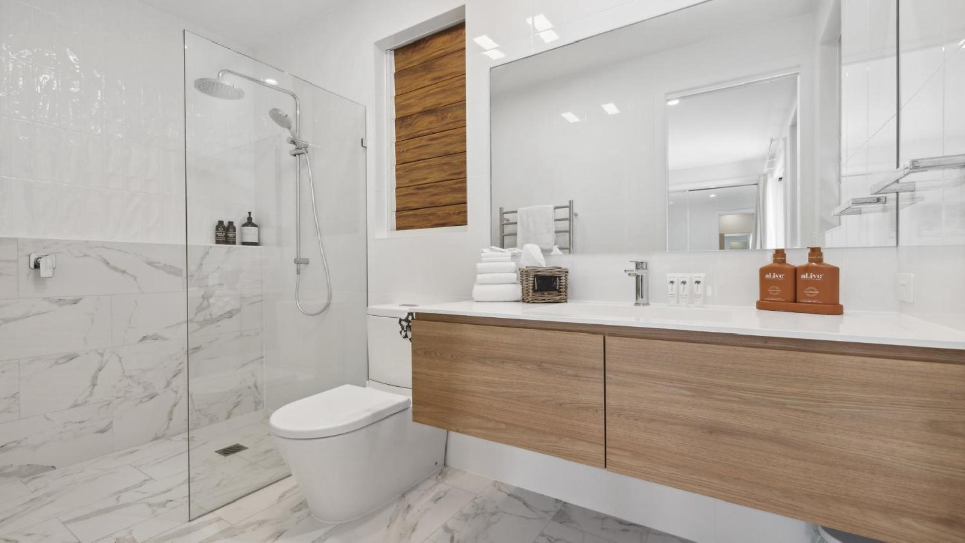 Seas the Day - Modern Townhouse in Sawtell Village