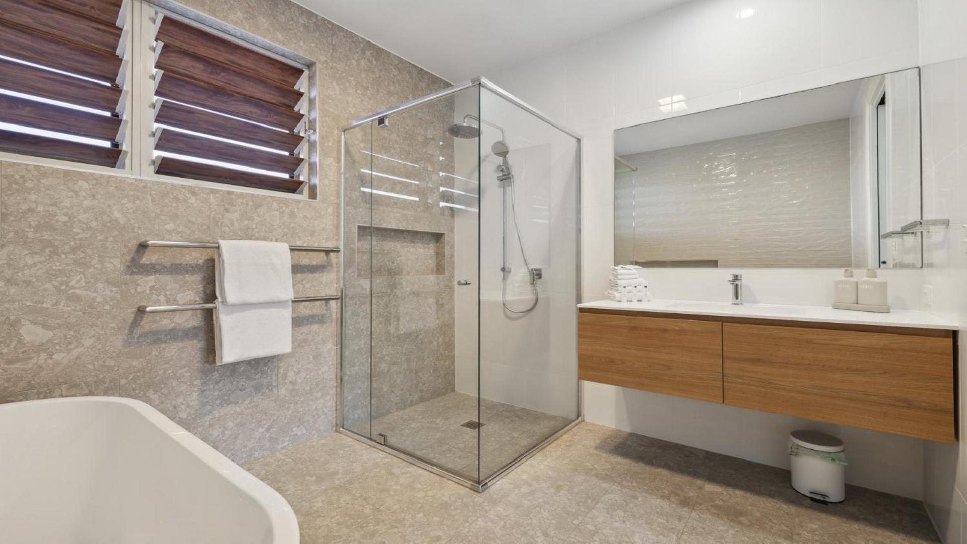 Seas the Day - Modern Townhouse in Sawtell Village