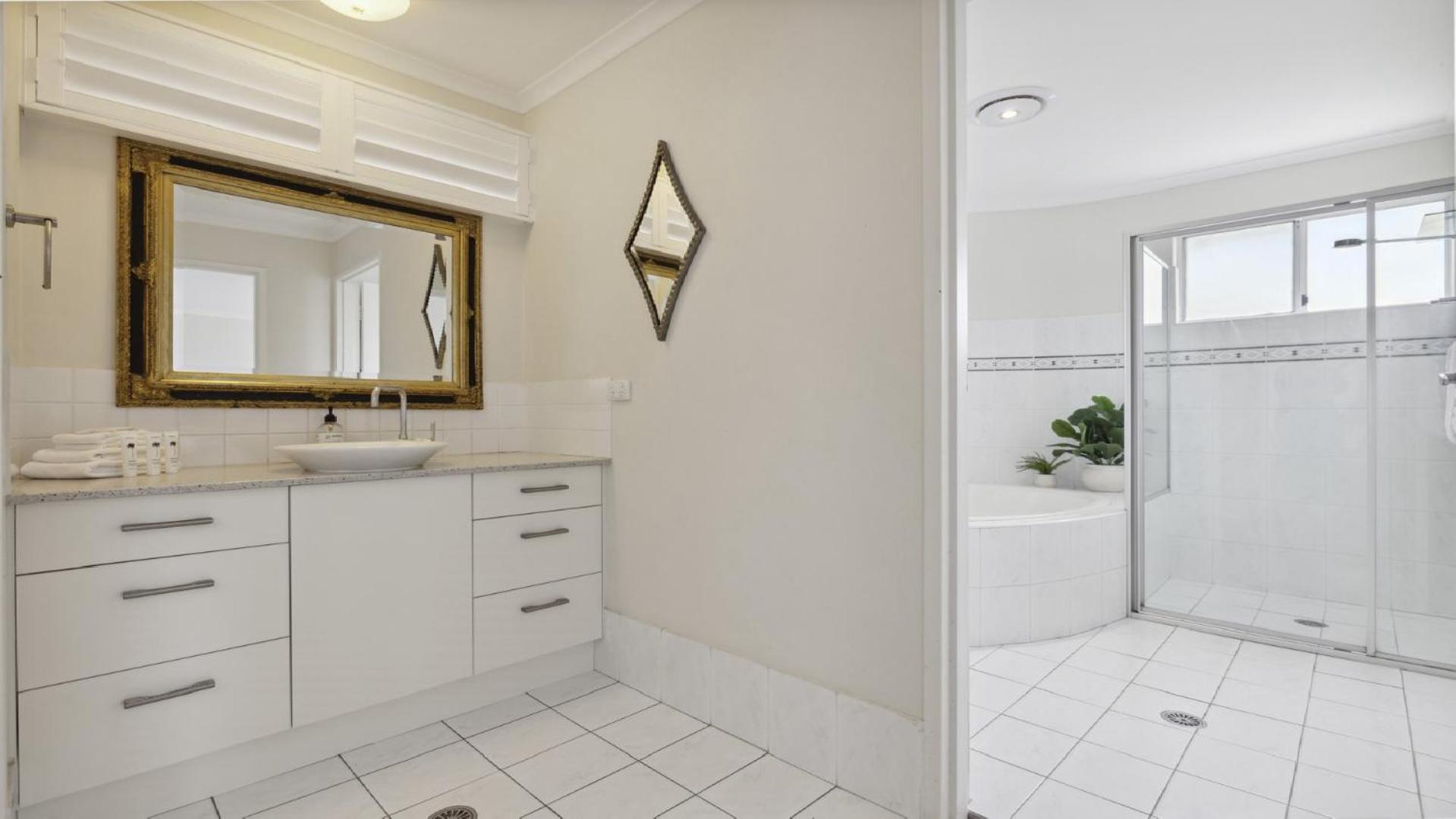 Ballantrae 8 - Walk To Beach & Cafes Sawtell Village
