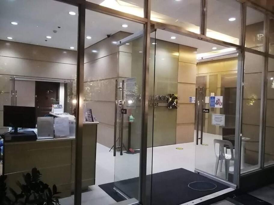 Citispace 1BR Condotel Suite at Ridgewood Towers Near BGC Airport #RW08A photo 5