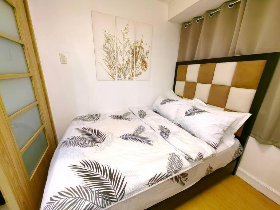 Citispace 1BR Condotel Suite at Ridgewood Towers Near BGC Airport #RW08A photo 2