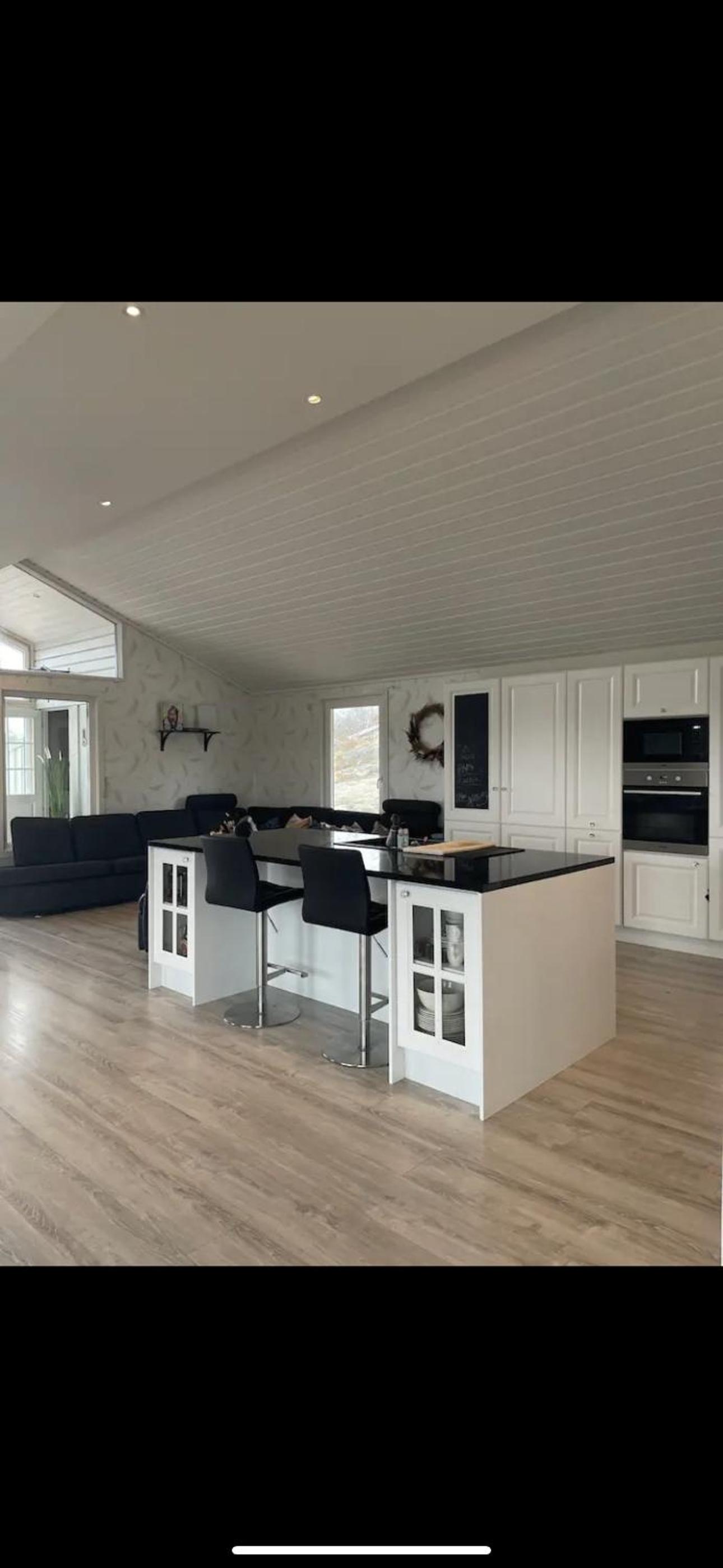 Flott sørlandshus ved sjøen leies ut view 2