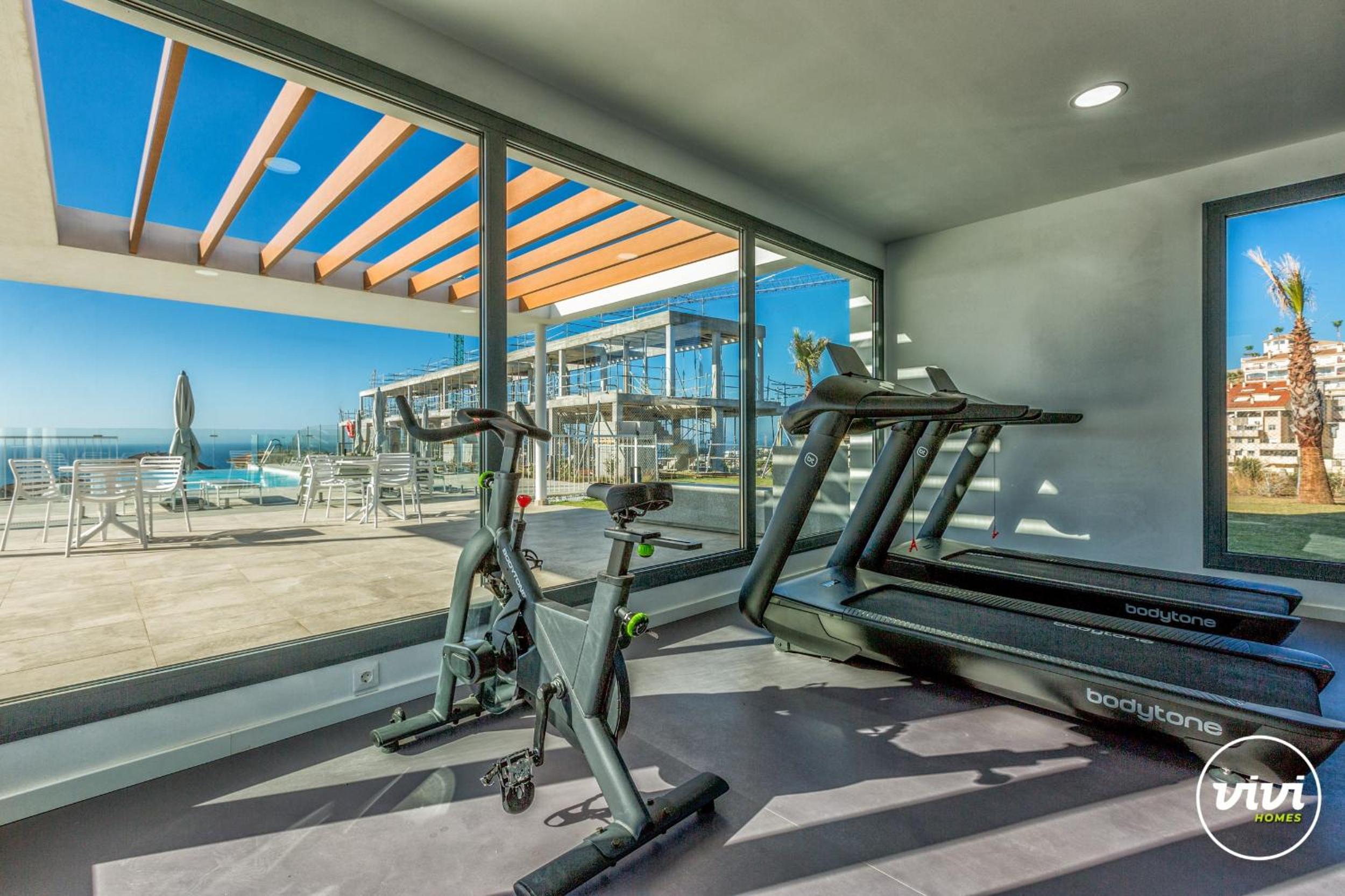 Penthouse Diamond - Private Pool, Terrace, Sea View, Gym & BBQ