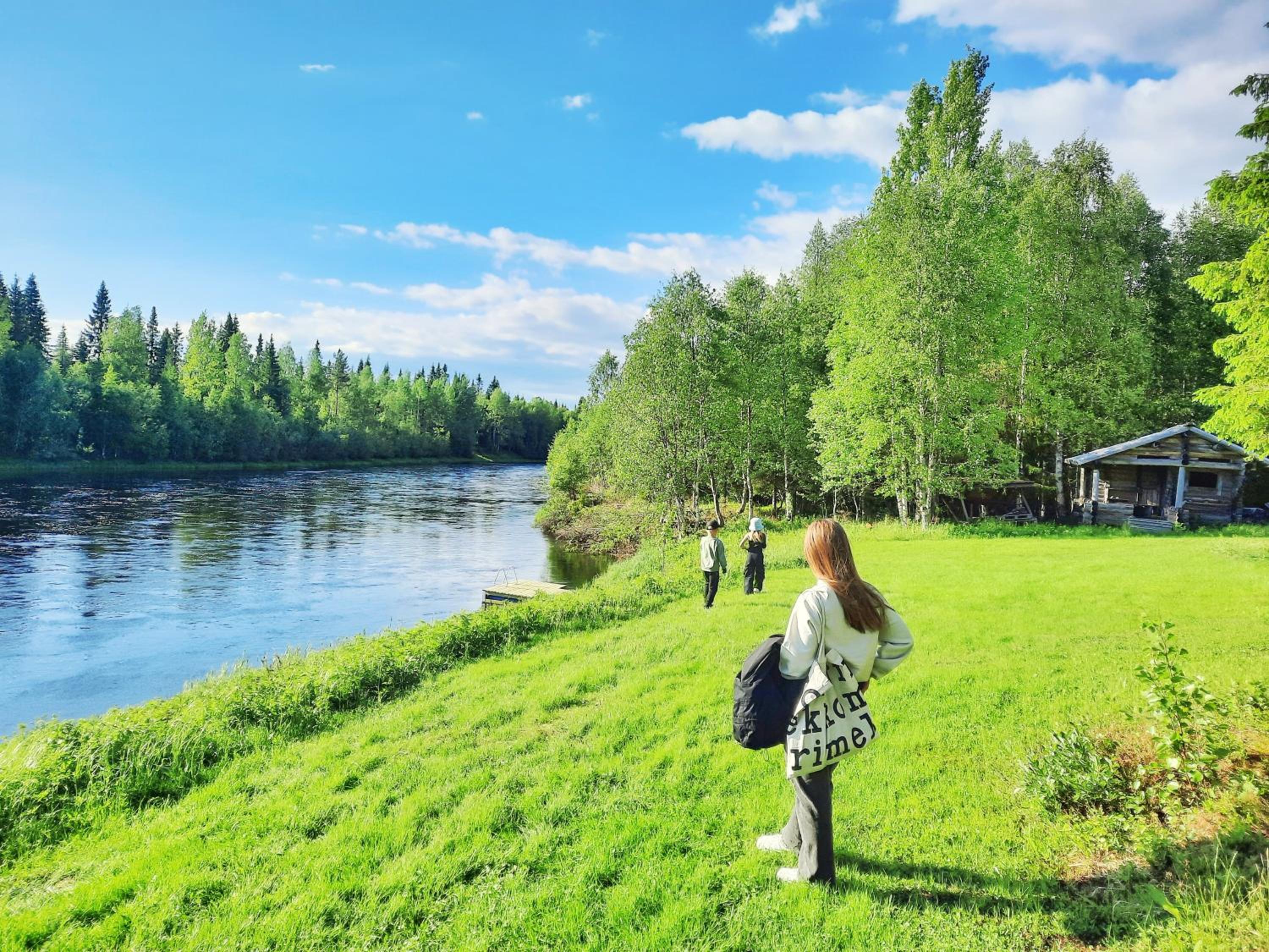 Lapin Villa Hiisi joen rannalla