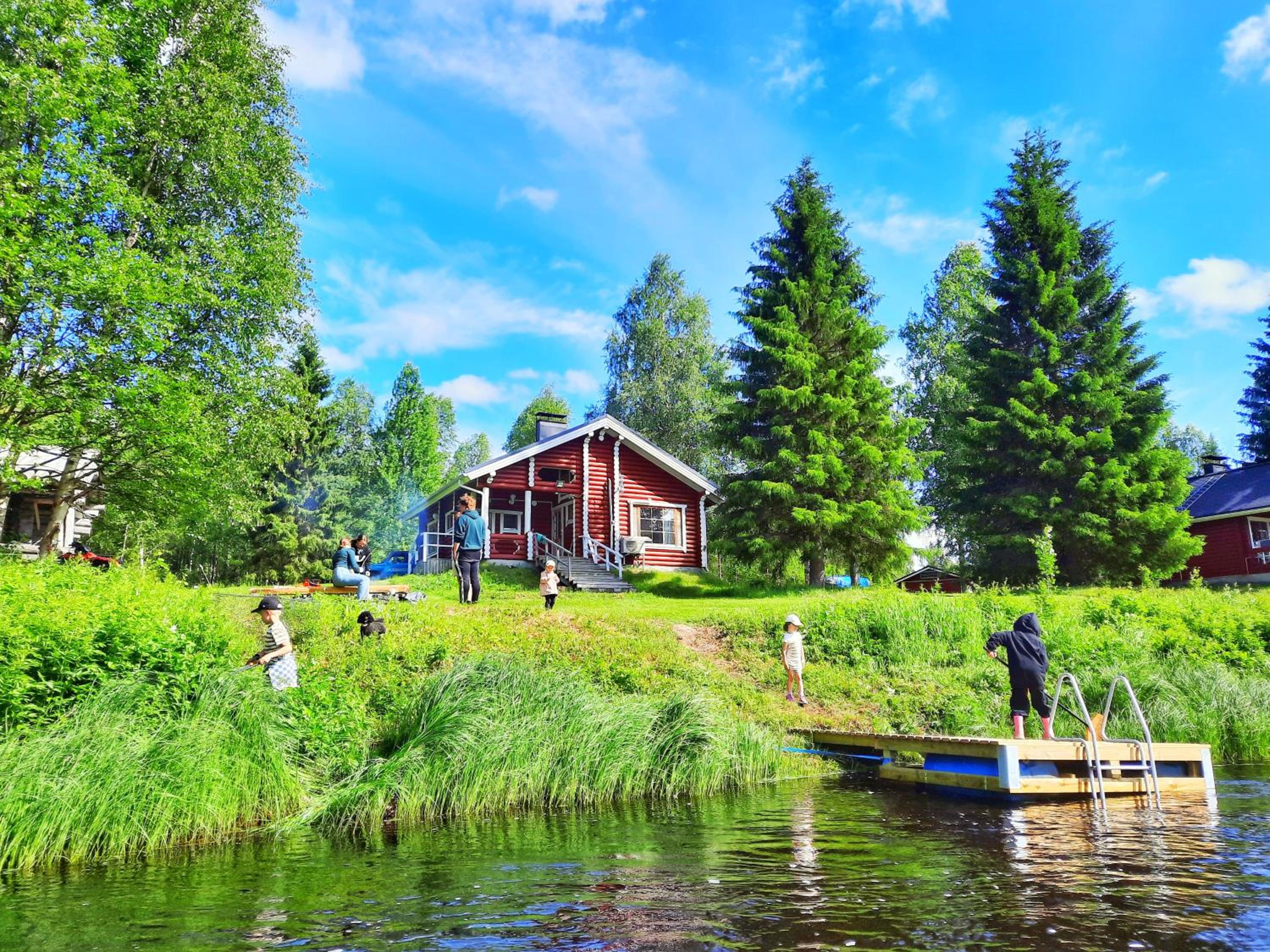 Lapin Villa Hiisi joen rannalla