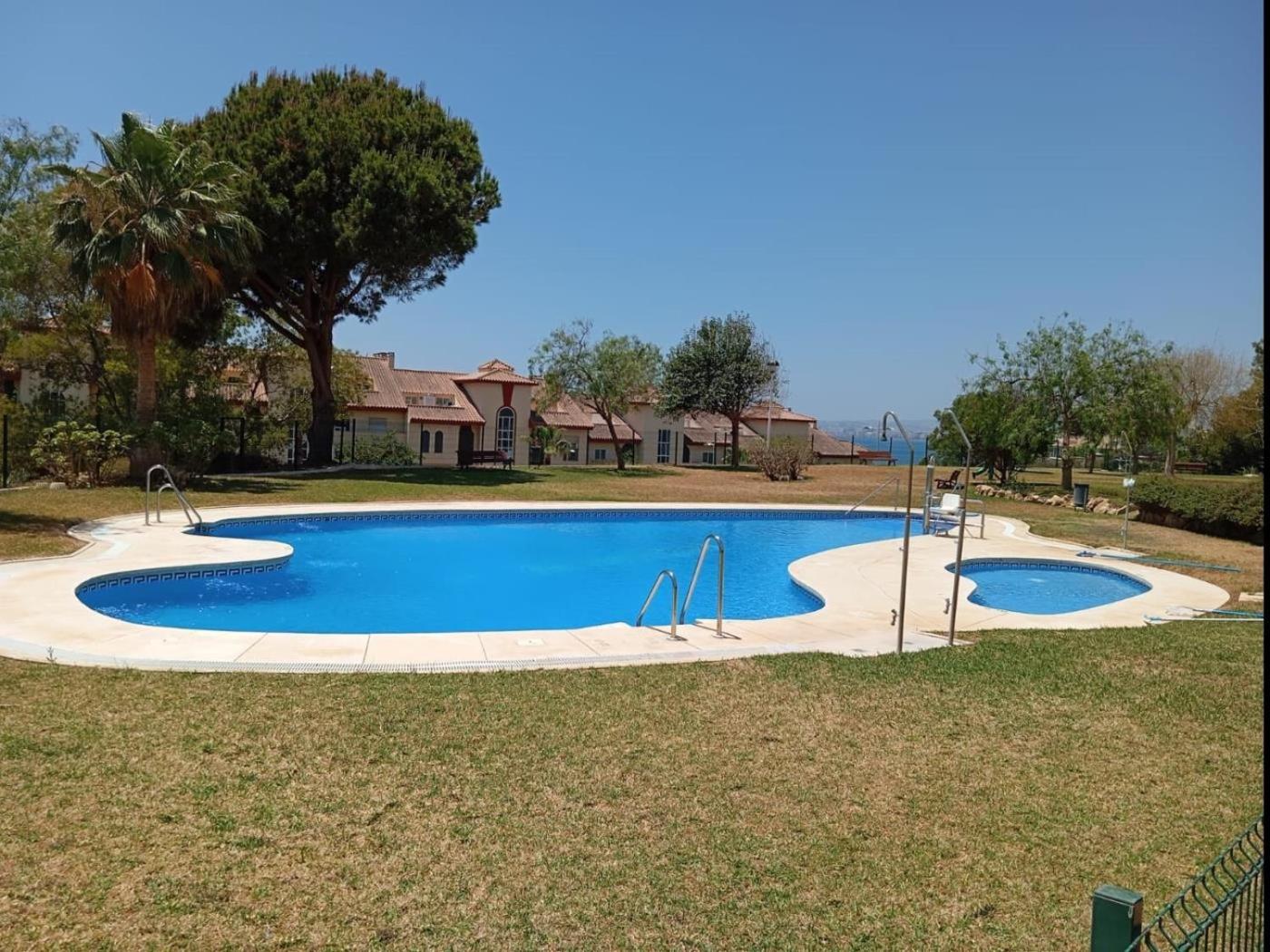 1 Bedroom apartment near the beach view 4