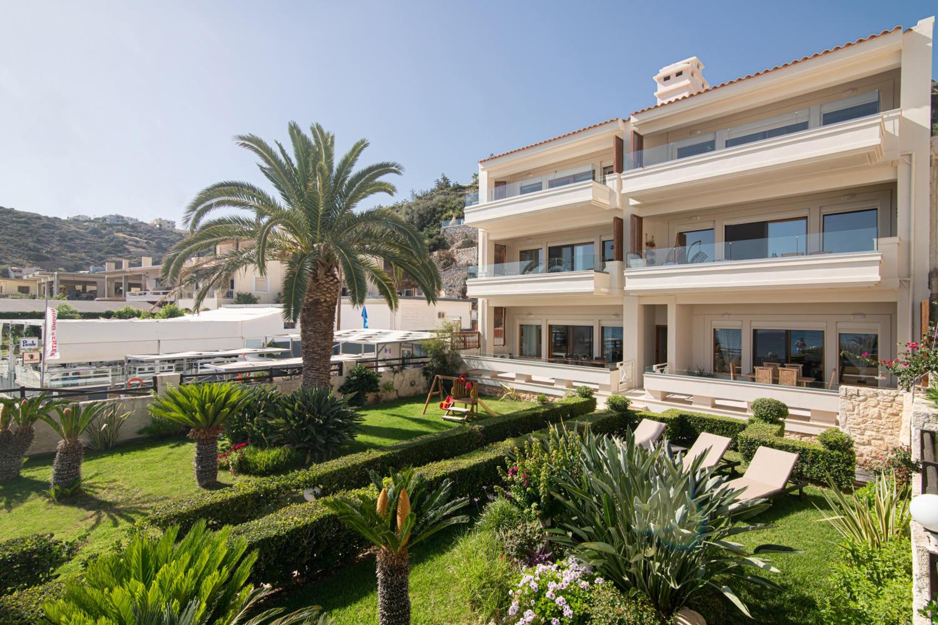 Diamanti Residence Beachfront Yellow apt-Ligaria