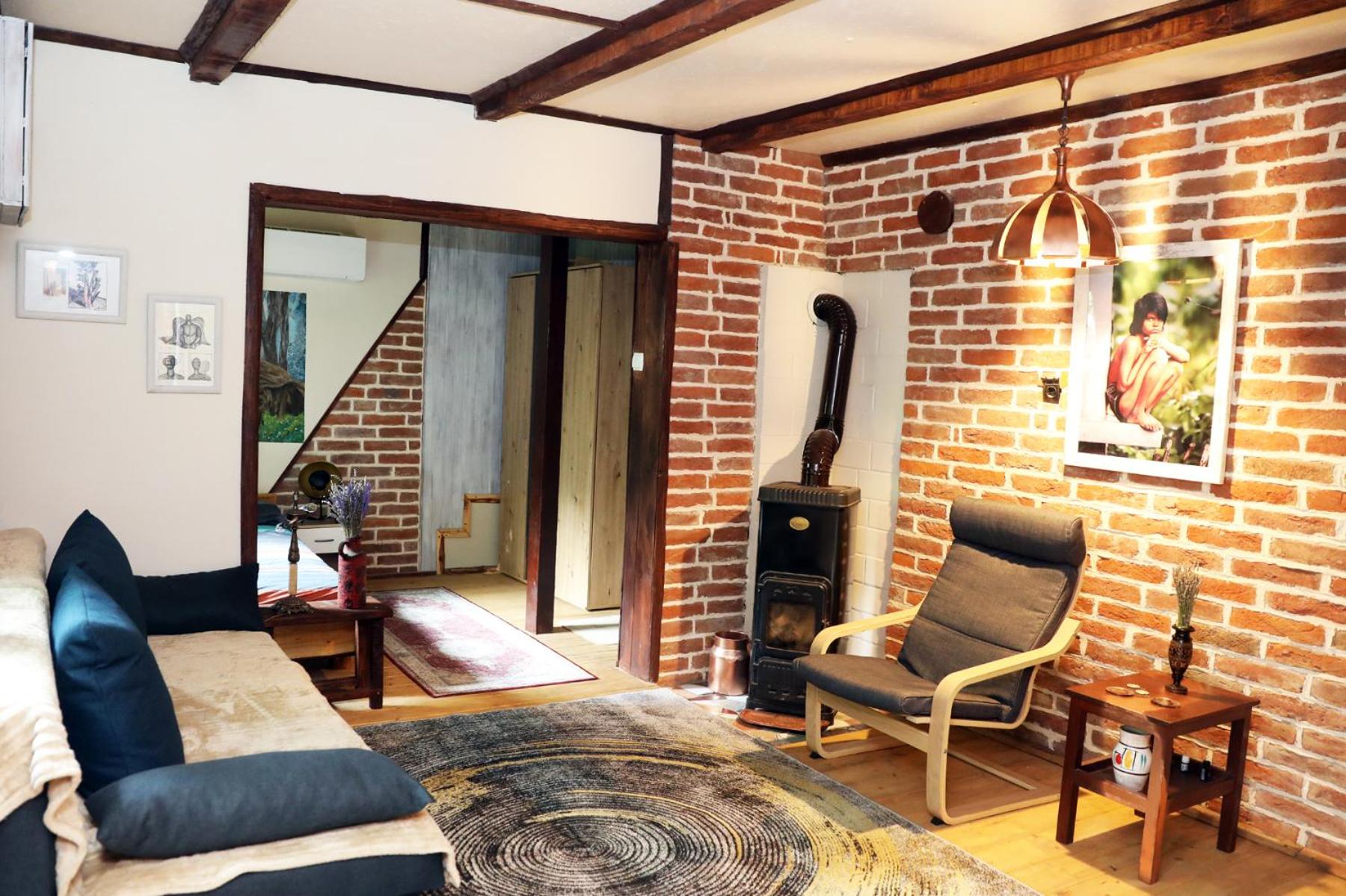 Rustic apartment Hidden en Zagreb — lounge