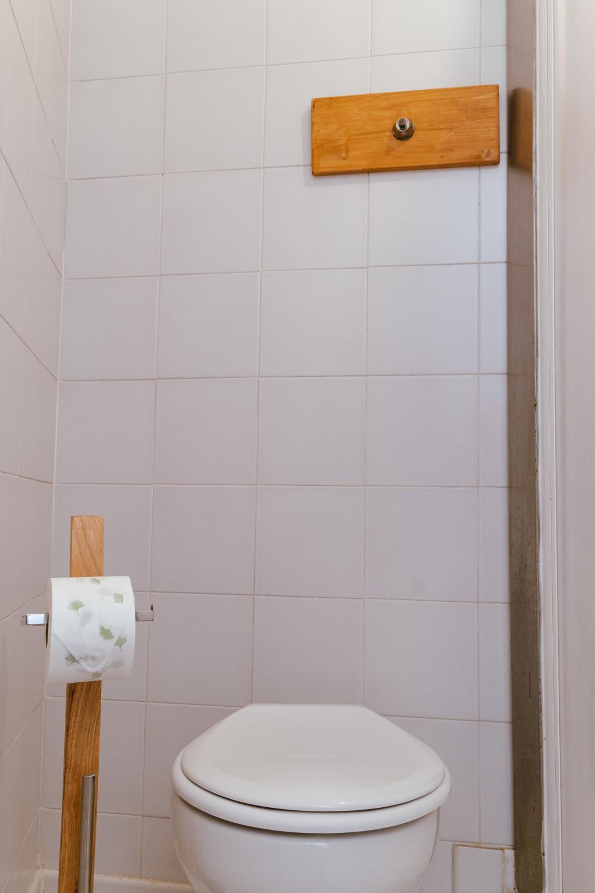 peach apartment