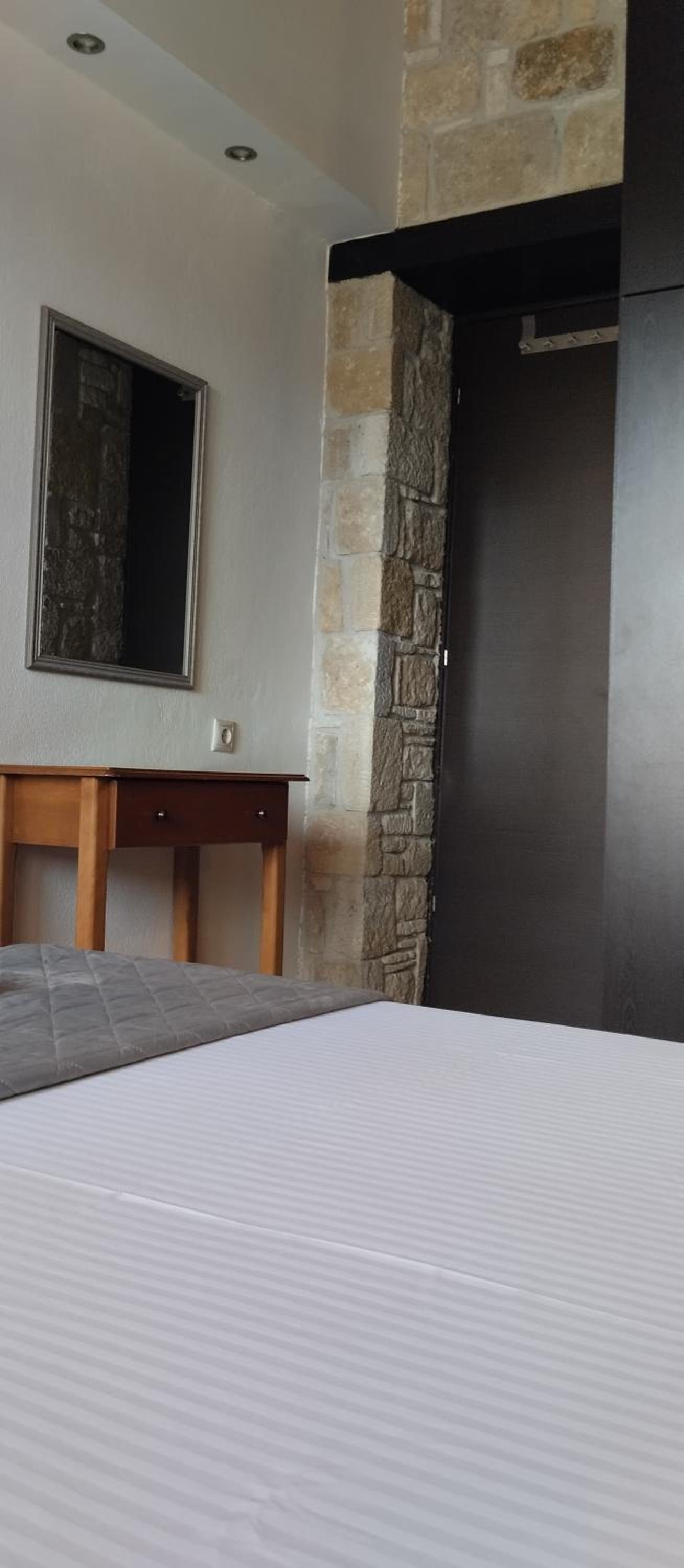 Rodiola House