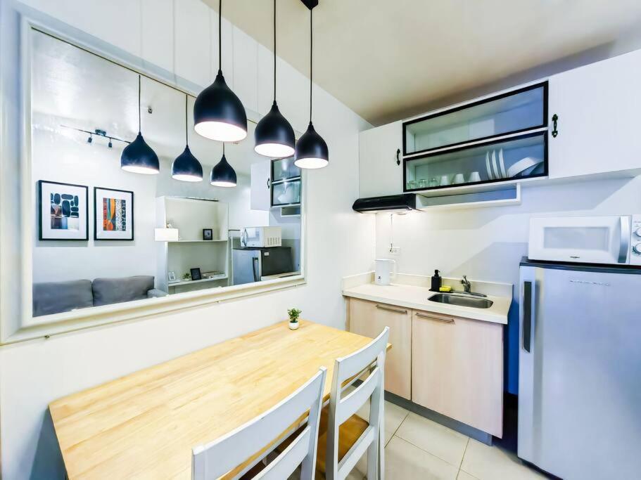 Citispace 1BR Condotel Suite at Ridgewood Towers Near BGC Airport #RW09A