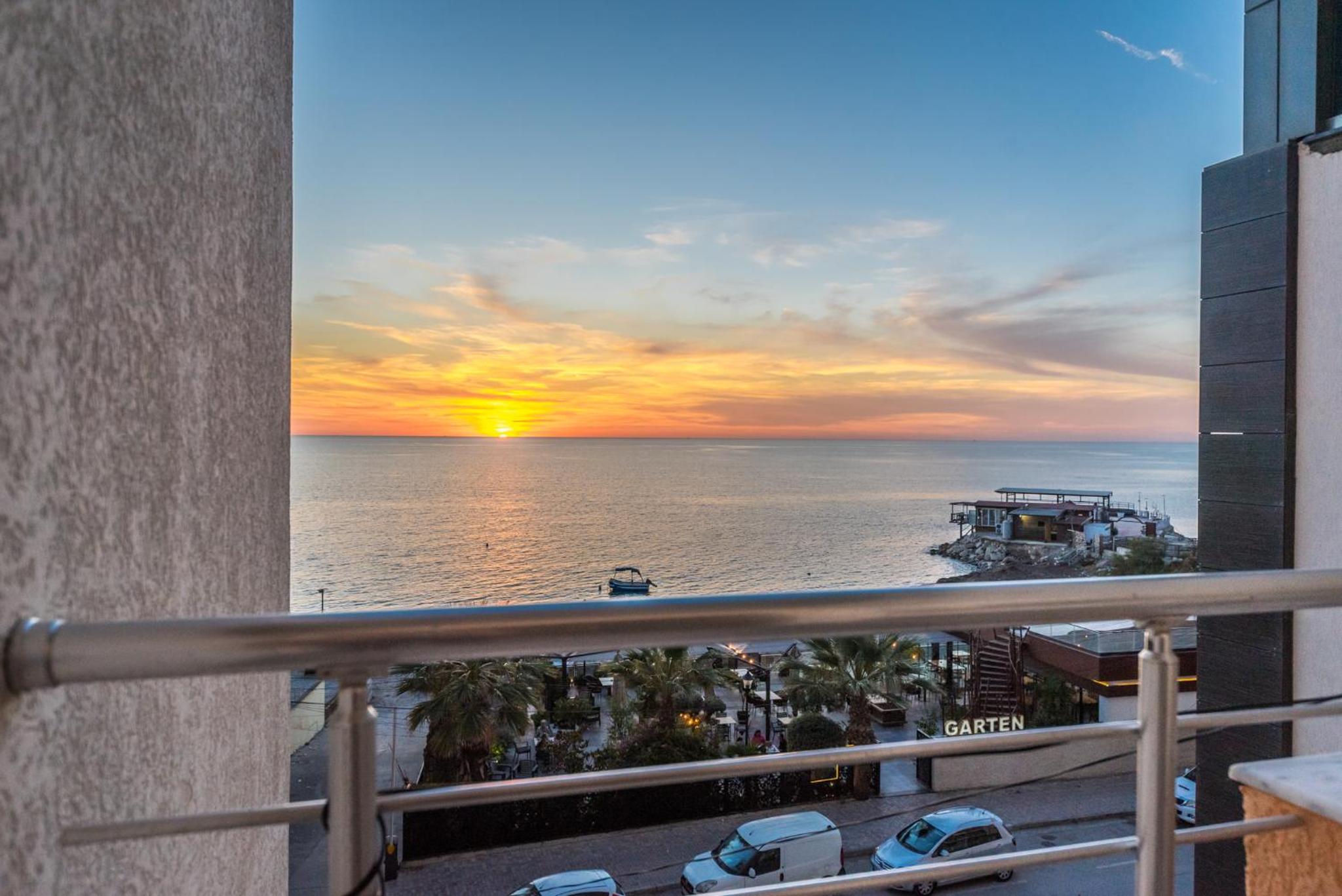 Sea view with Jacuzzi